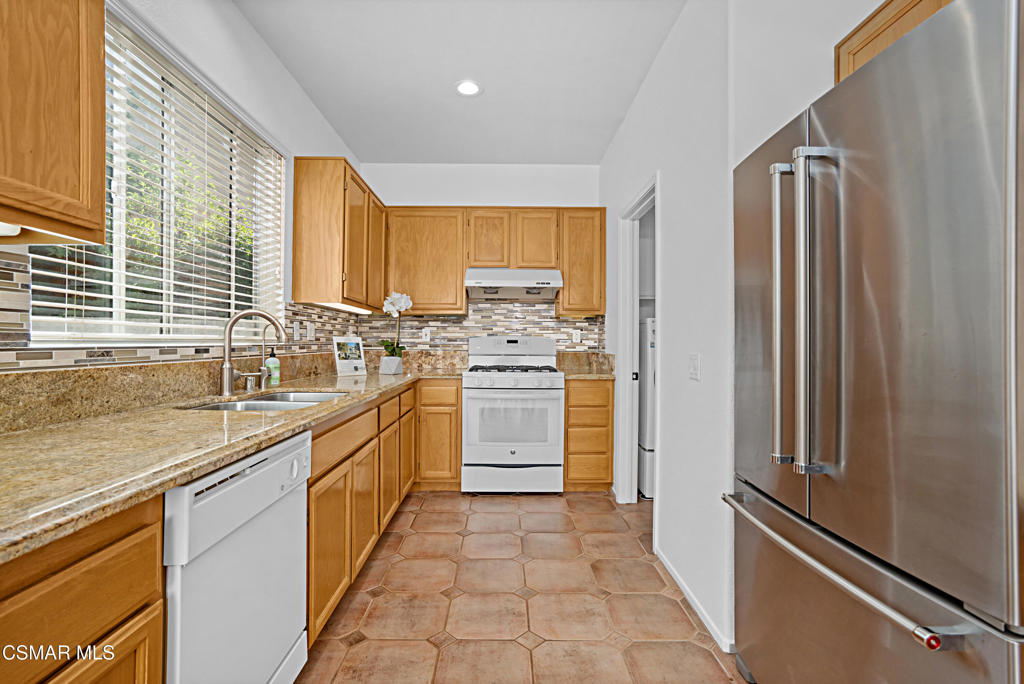 Westlake Village, California, 91362, United States, 2 Bedrooms Bedrooms, ,3 BathroomsBathrooms,Residential,For Sale,1987544