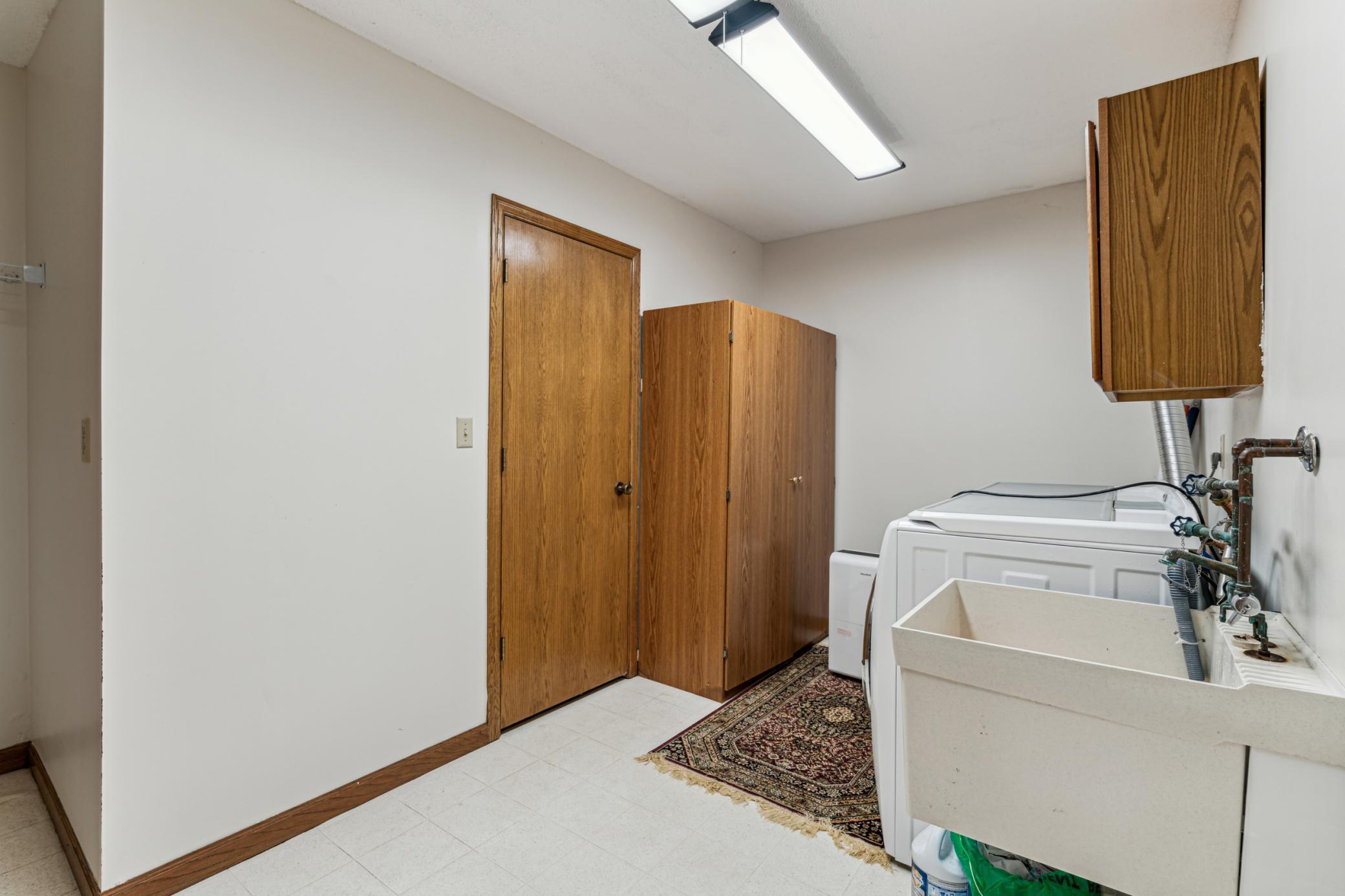 Lake Elmo, Minnesota, 55042, United States, 4 Bedrooms Bedrooms, ,3 BathroomsBathrooms,Residential,For Sale,1969161