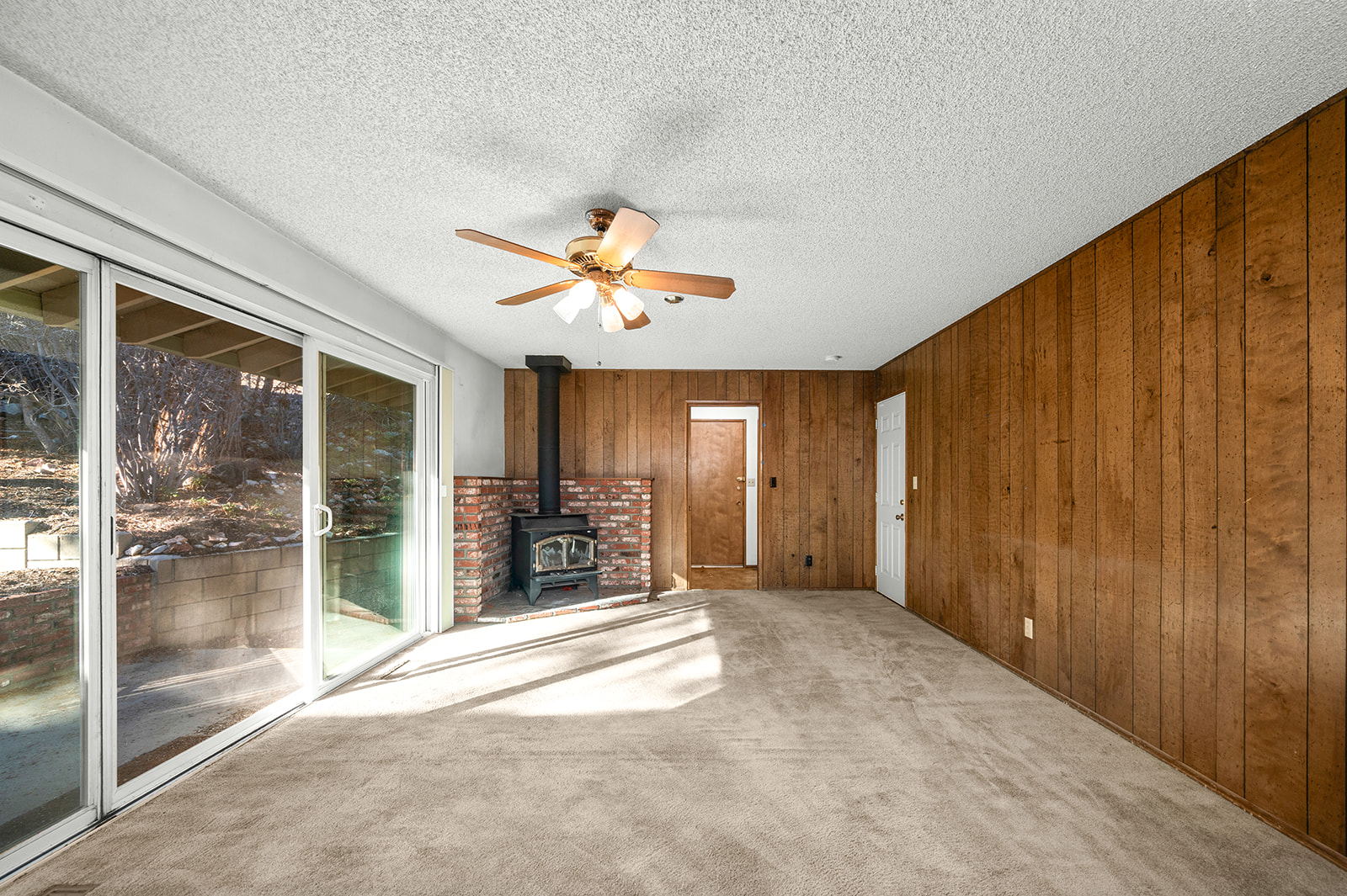 Big Bear City, California, 92314, United States, 4 Bedrooms Bedrooms, ,3 BathroomsBathrooms,Residential,For Sale,2000367