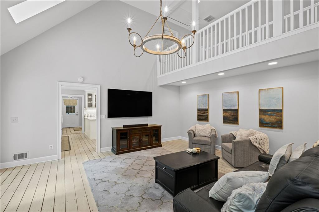 Suwanee, Georgia, 30024, United States, 4 Bedrooms Bedrooms, ,4 BathroomsBathrooms,Residential,For Sale,1983881