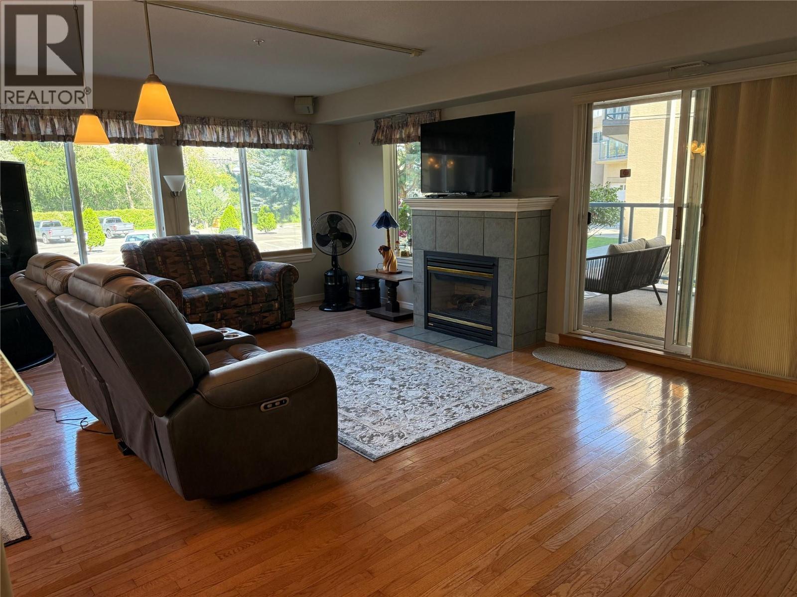 KAMLOOPS, British Columbia, V2C 1W9, CA, 3 Bedrooms Bedrooms, ,2 BathroomsBathrooms,Residential,For Sale,1949054