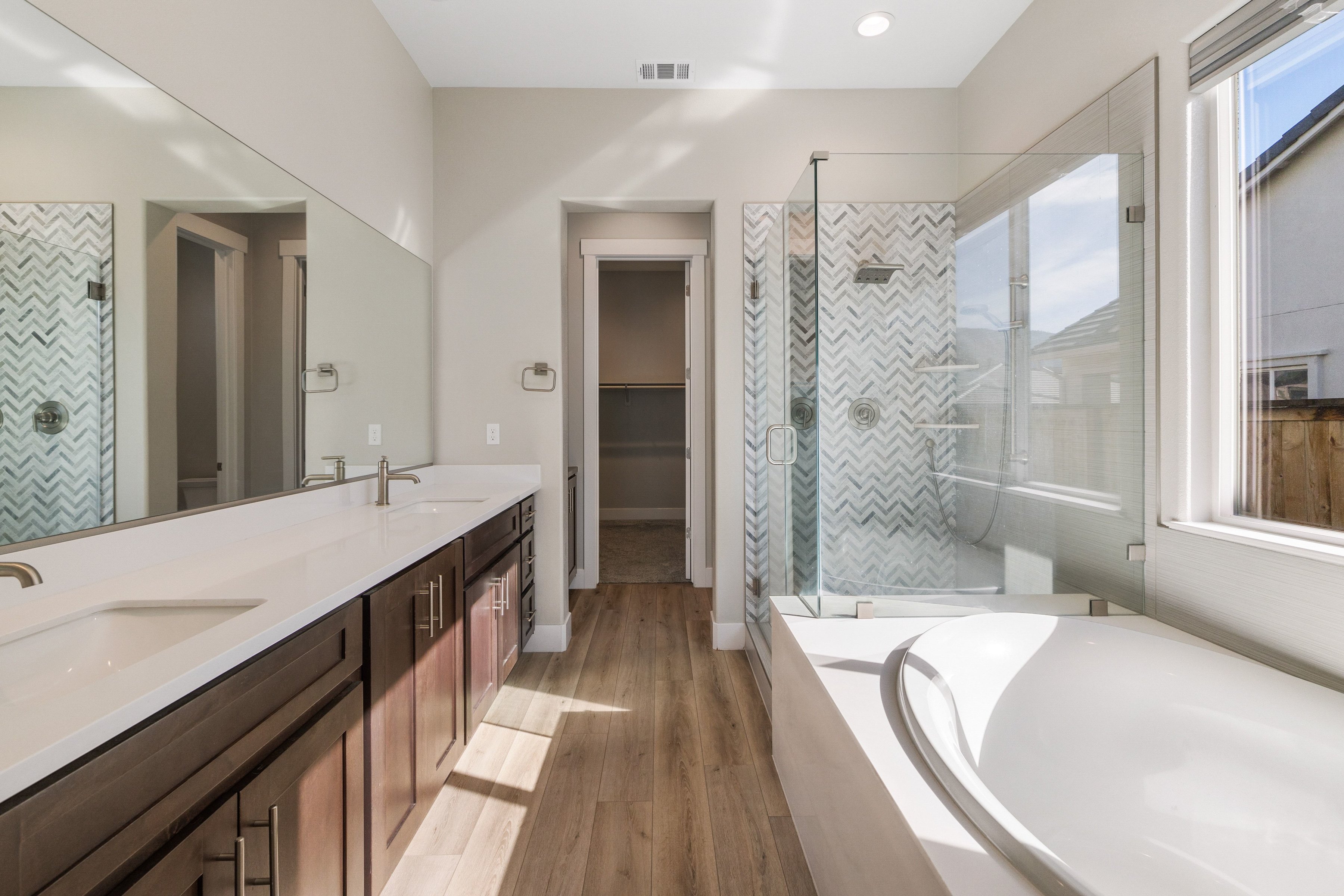  Striking Two-Story Modern Living in Verdi - 物件實景