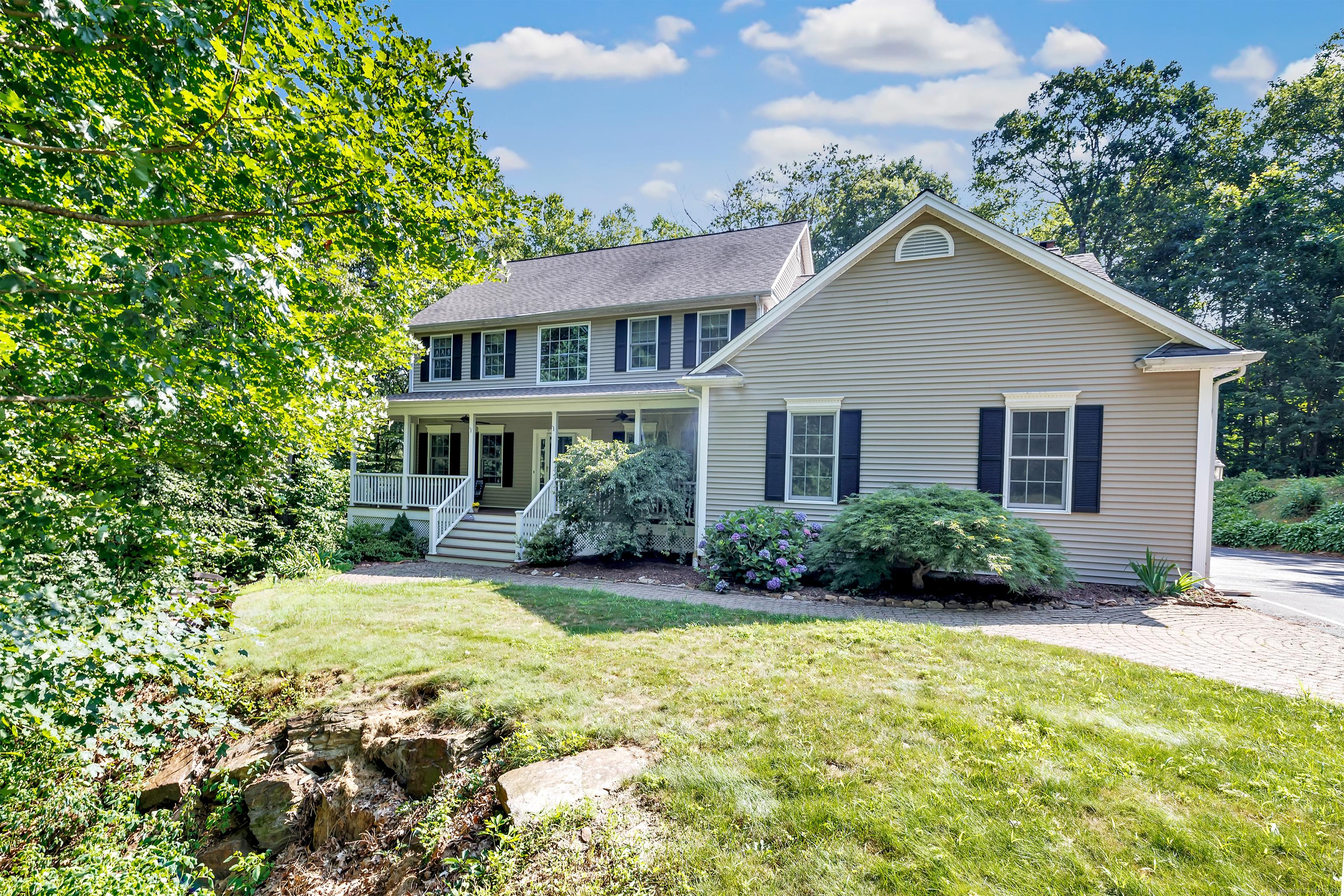 Shelton, Connecticut, 06484, United States, 4 Bedrooms Bedrooms, ,4 BathroomsBathrooms,Residential,For Sale,1937296
