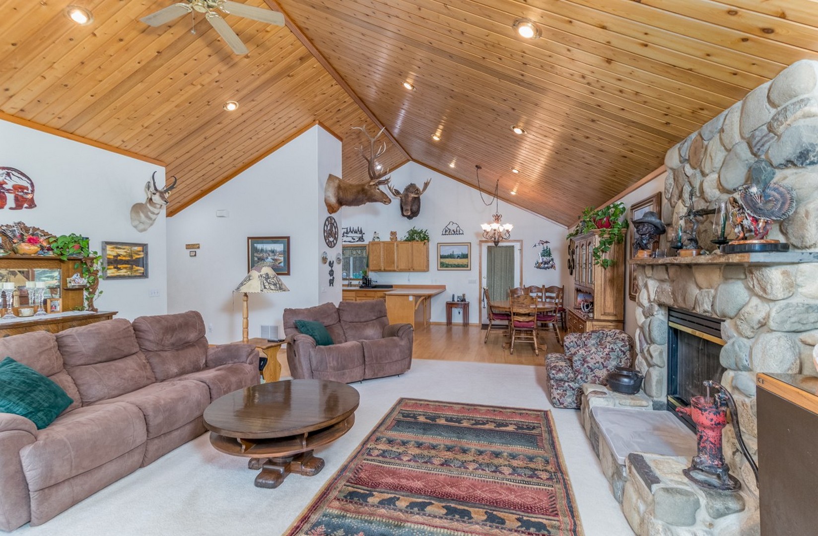 Moyie Springs, Idaho, 83845, United States, 4 Bedrooms Bedrooms, ,3 BathroomsBathrooms,Residential,For Sale,2033523