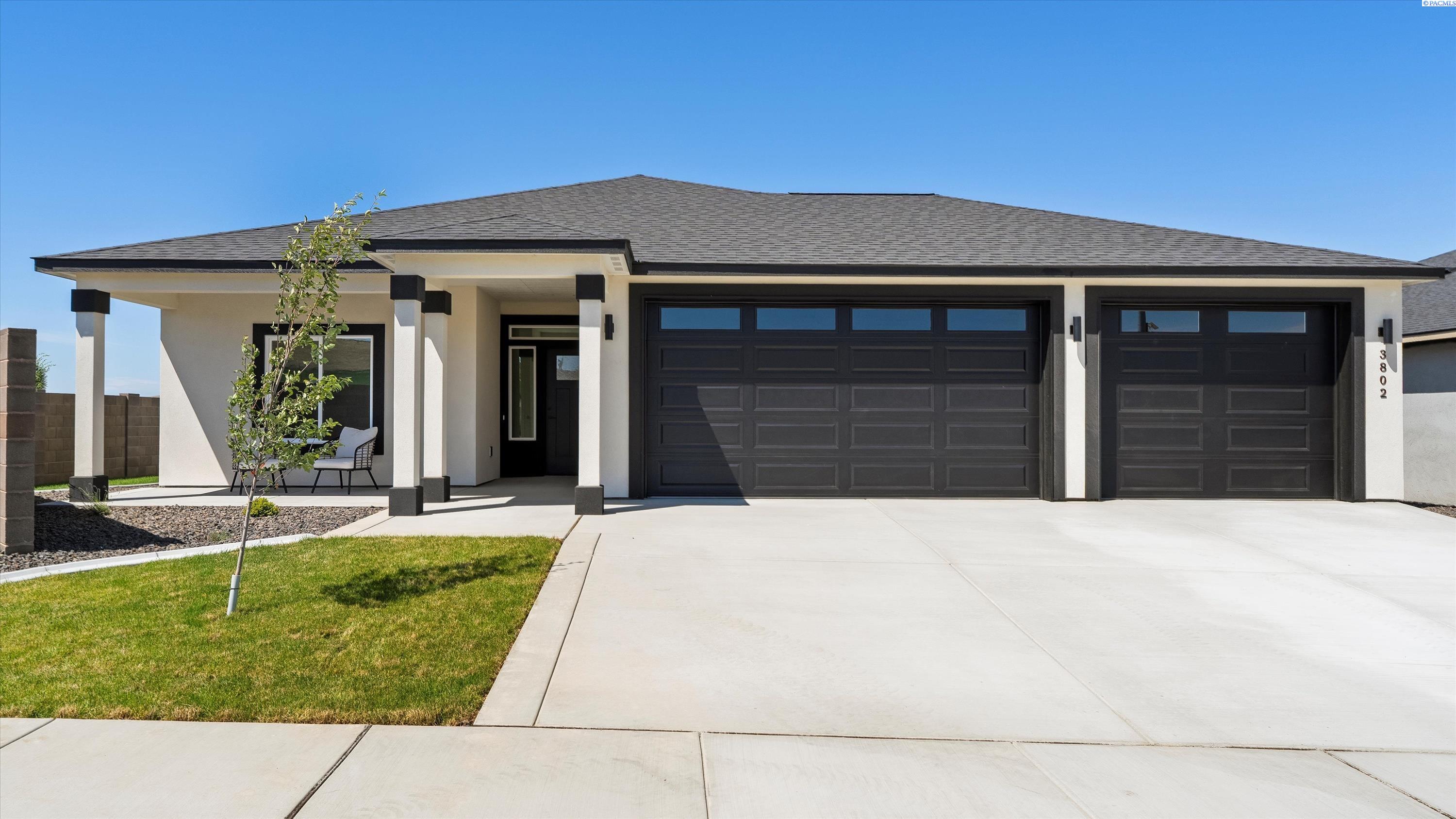 Richland, Washington, 99352, United States, 3 Bedrooms Bedrooms, ,2 BathroomsBathrooms,Residential,For Sale,1883404