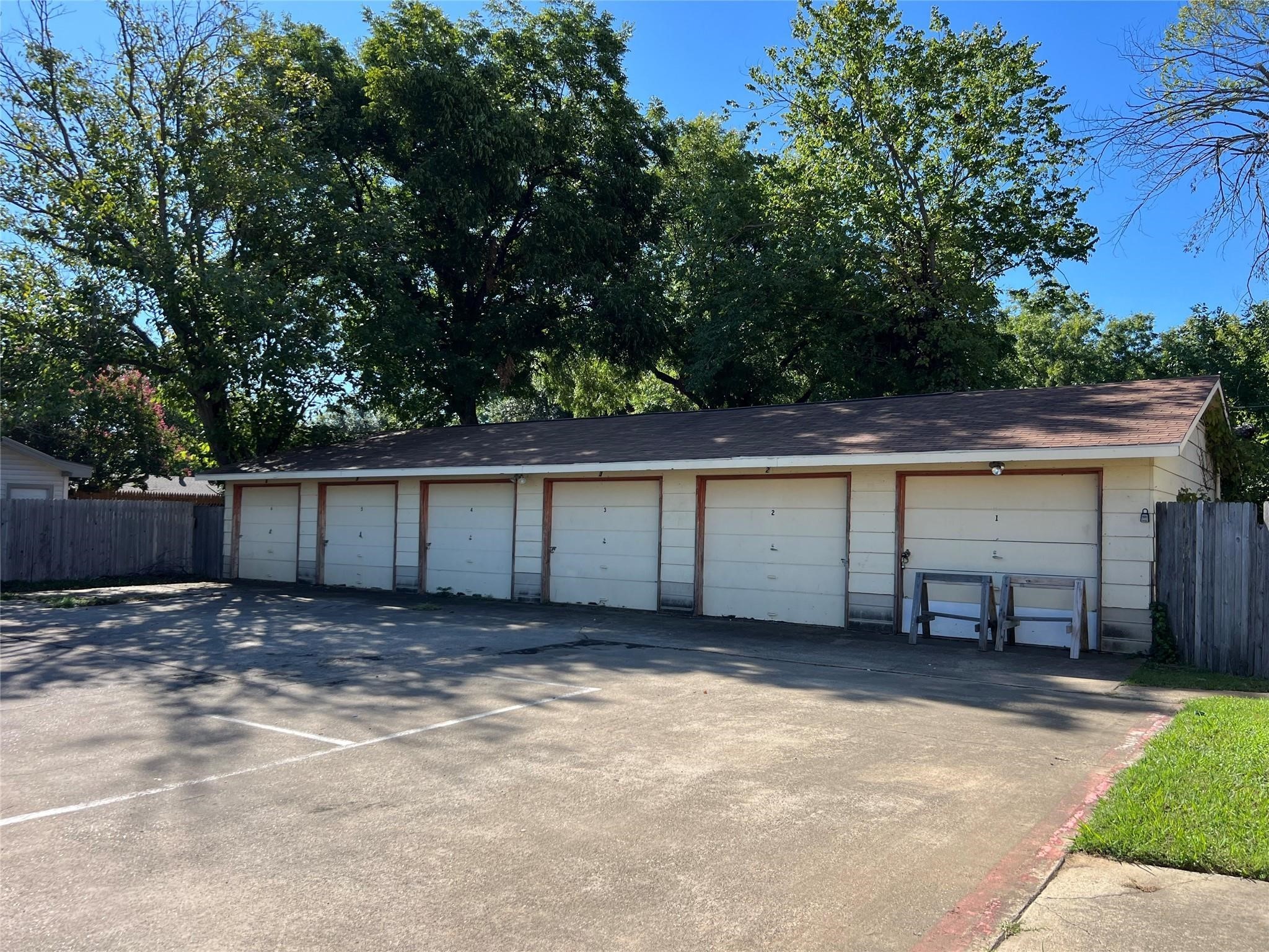 Irving, Texas, 75060, United States, 8 Bedrooms Bedrooms, ,8 BathroomsBathrooms,Residential,For Sale,1795447