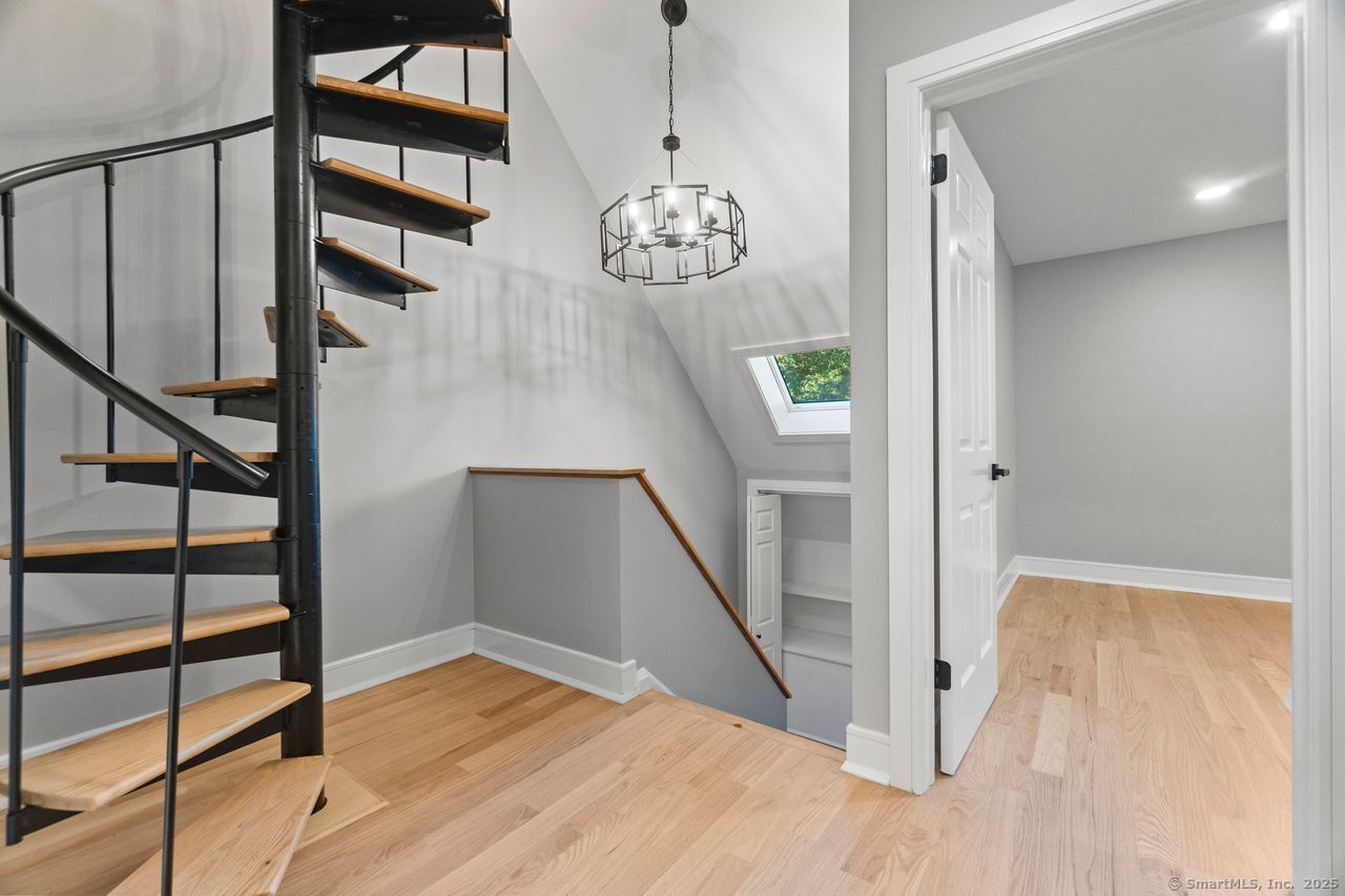 Old Saybrook, Connecticut, 06475, United States, 2 Bedrooms Bedrooms, ,2 BathroomsBathrooms,Residential,For Sale,1957011