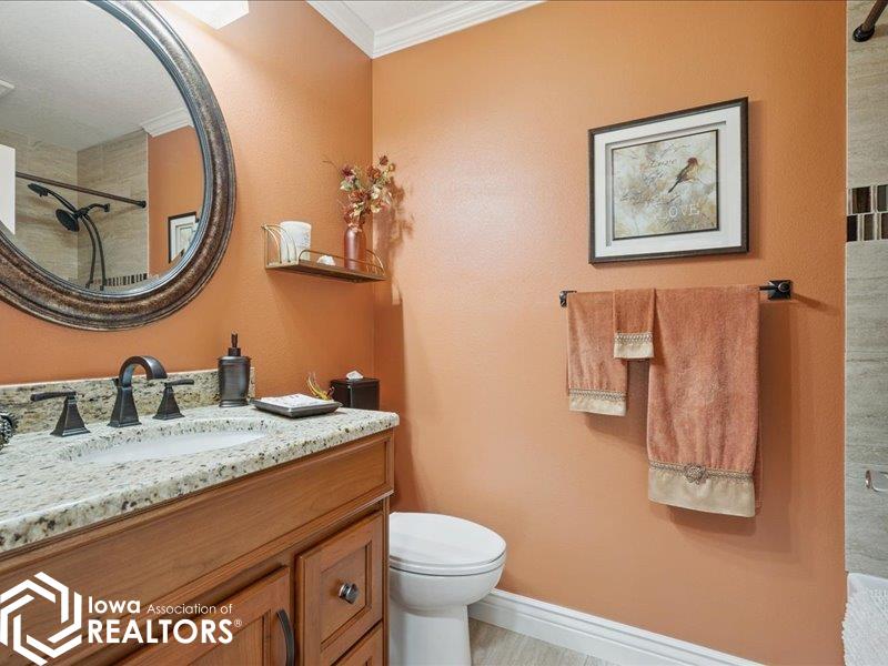 Burlington, Iowa, 52601, United States, 3 Bedrooms Bedrooms, ,3 BathroomsBathrooms,Residential,For Sale,1980074