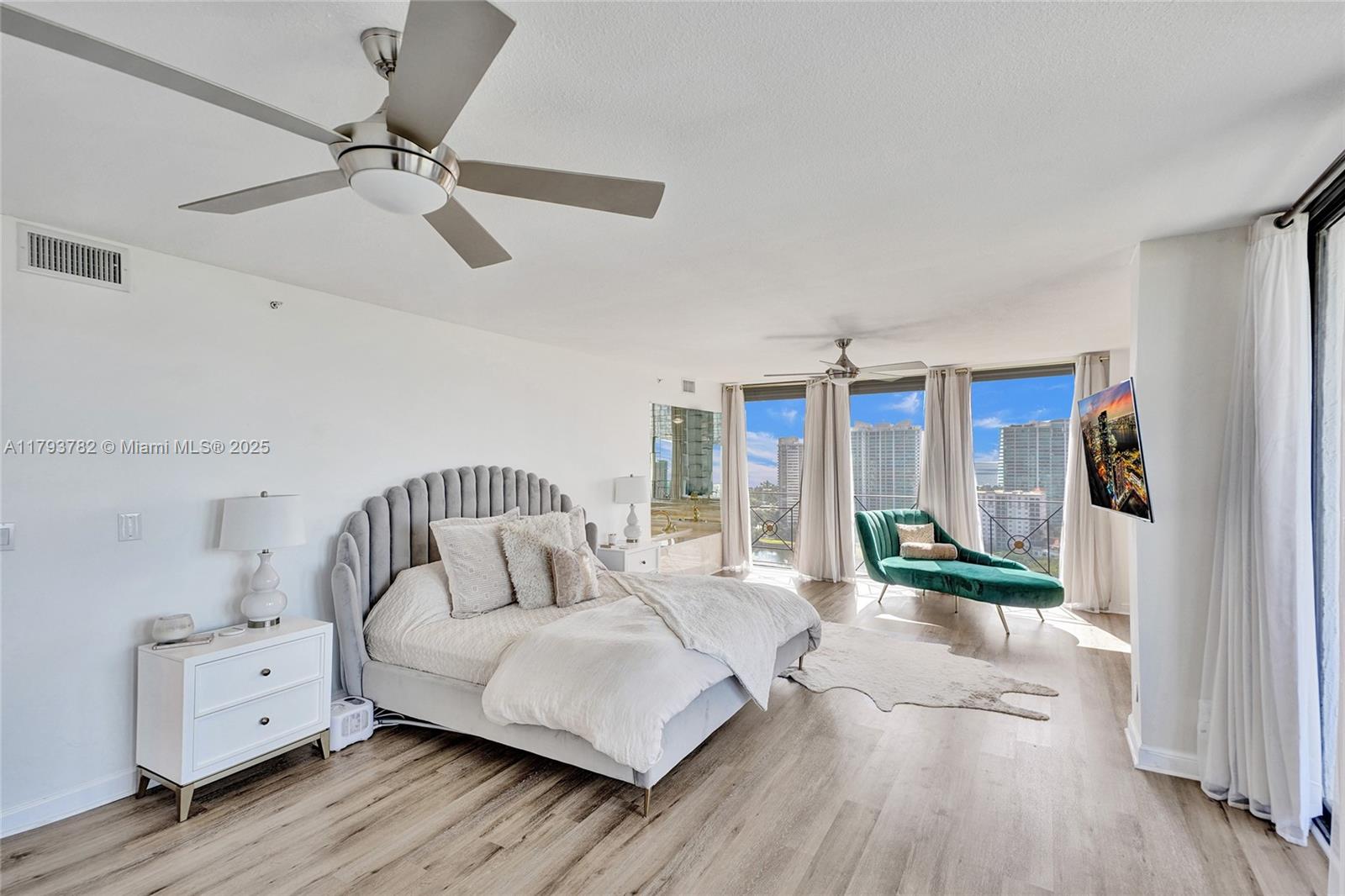 Aventura, Florida, 33180, United States, 5 Bedrooms Bedrooms, ,4 BathroomsBathrooms,Residential,For Sale,1794425