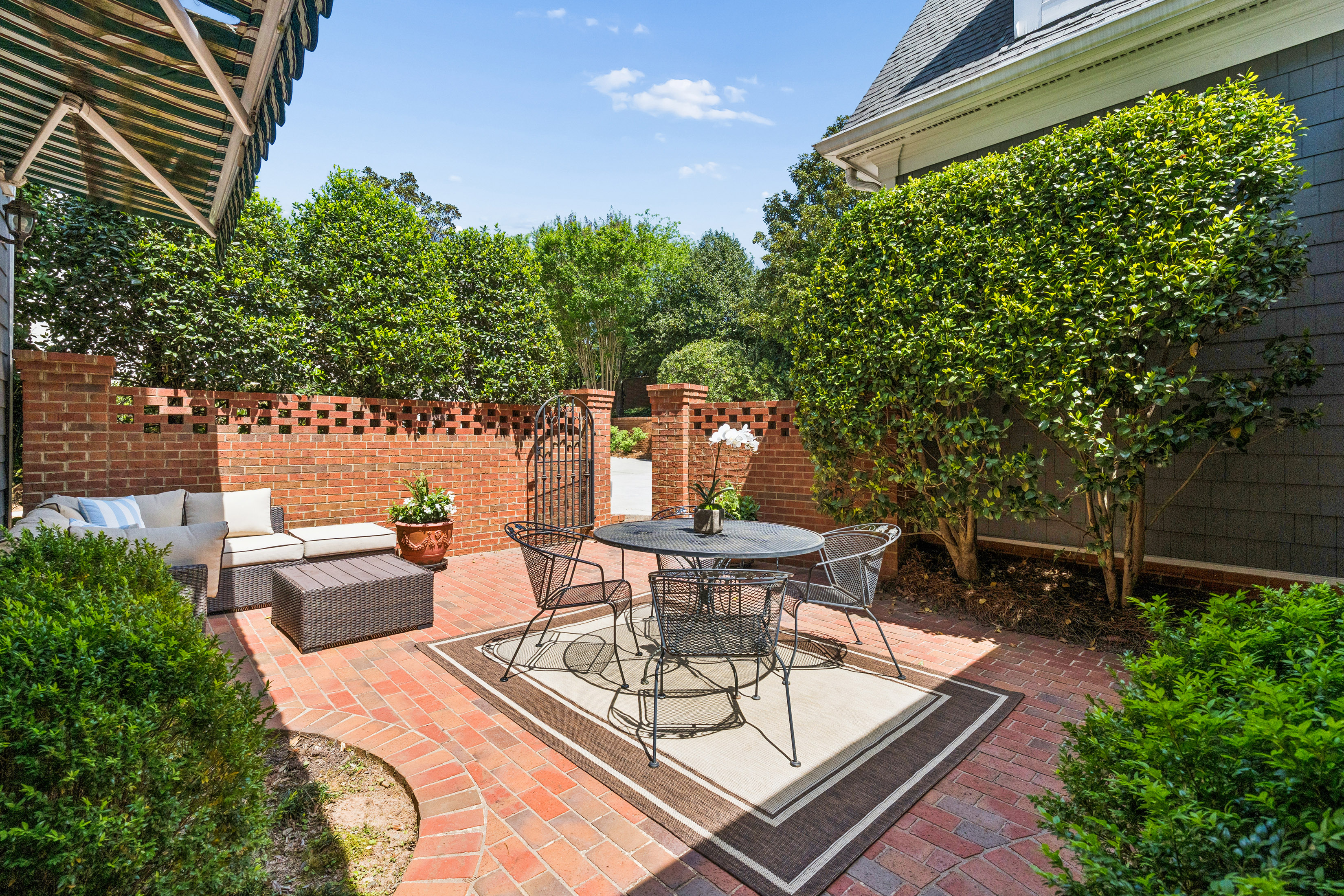  Traditional Cedar Shingle Beauty - 物件實景