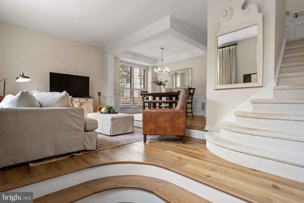 Sterling, Virginia, 20165, United States, 3 Bedrooms Bedrooms, ,4 BathroomsBathrooms,Residential,For Sale,1984617