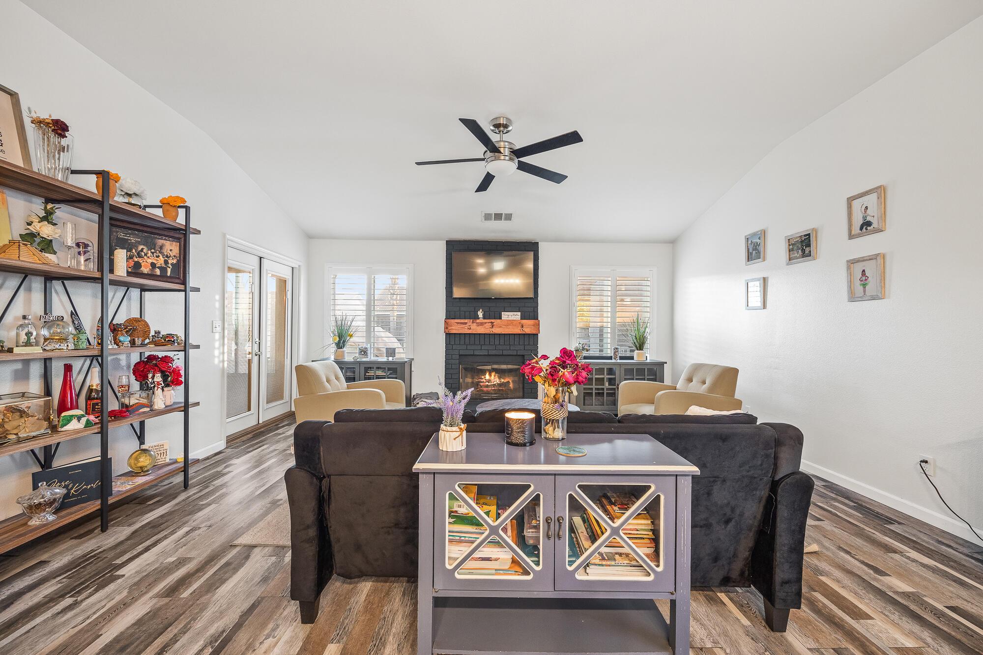 Hanford, California, 93230, United States, 4 Bedrooms Bedrooms, ,3 BathroomsBathrooms,Residential,For Sale,1985647