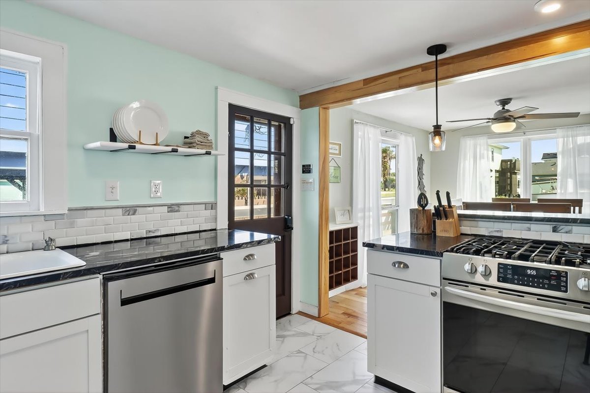 Port Aransas, Texas, 78373, United States, 3 Bedrooms Bedrooms, ,2 BathroomsBathrooms,Residential,For Sale,1973811