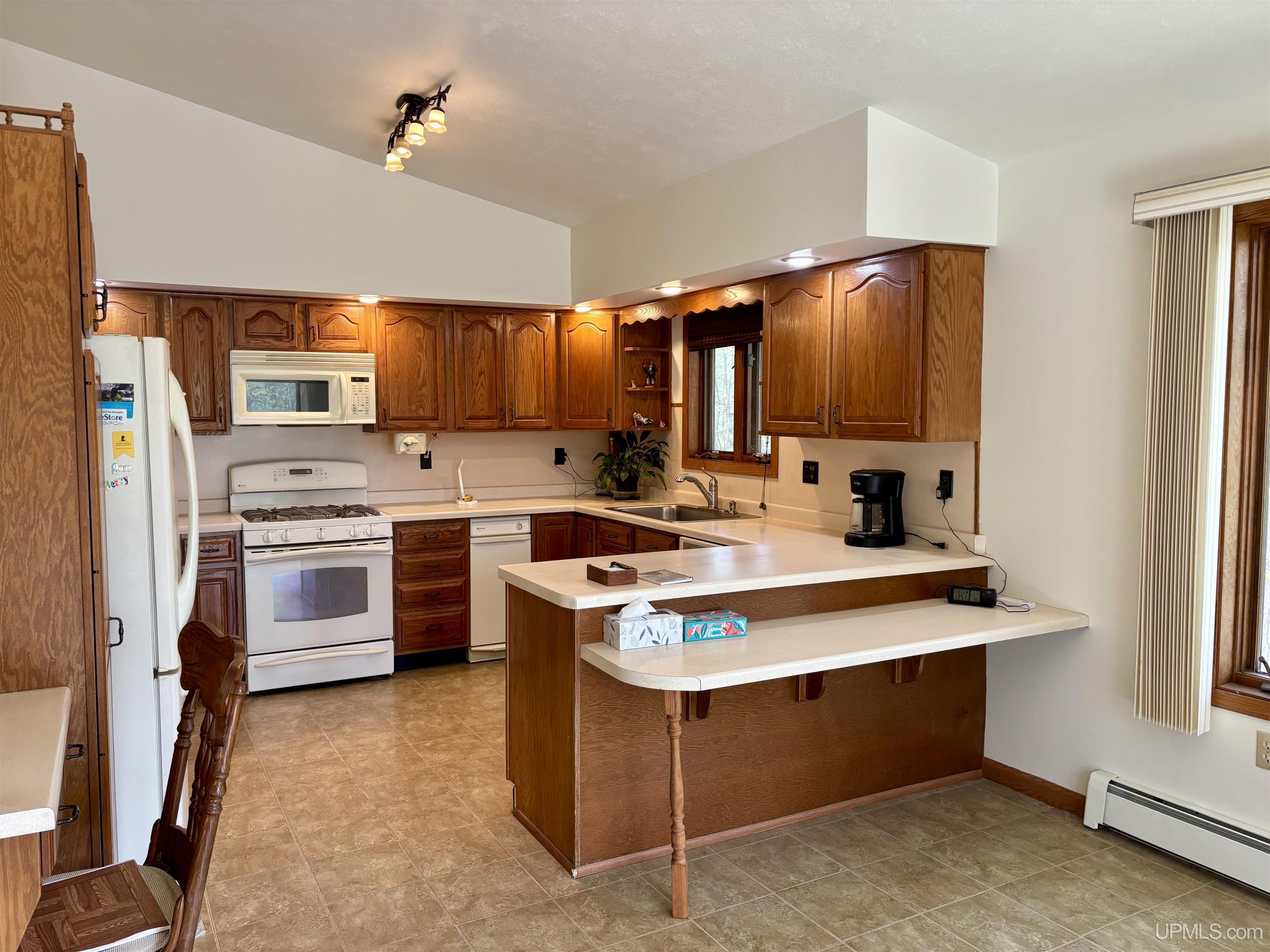 Marquette, Michigan, 49855, United States, 4 Bedrooms Bedrooms, ,3 BathroomsBathrooms,Residential,For Sale,1849824