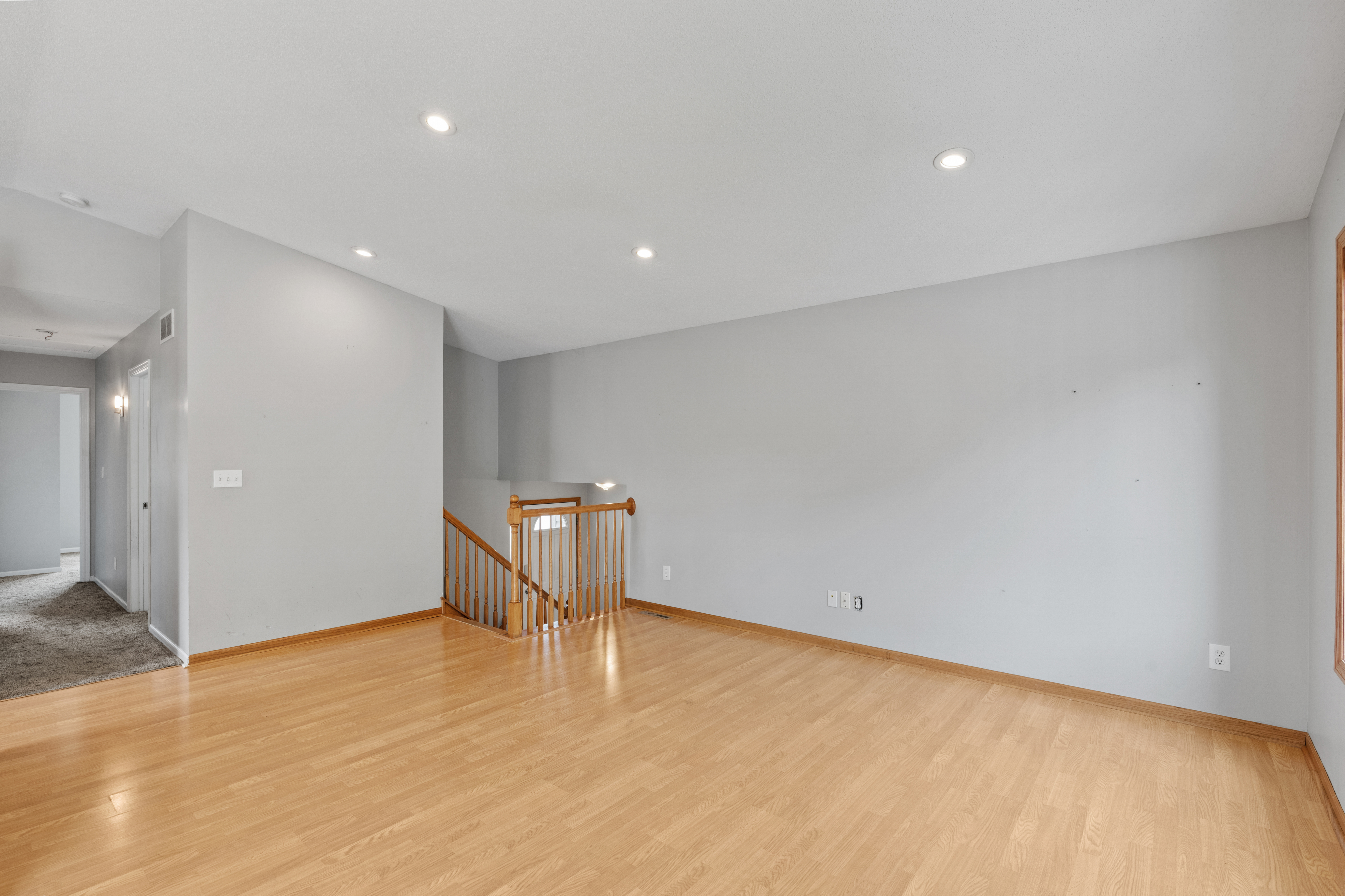  Thoughtfully Maintained Living with Modern Style and Ease - 物件實景