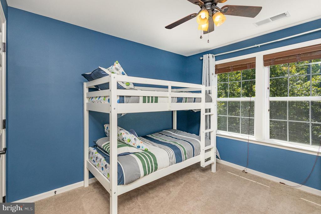 Fredericksburg, Virginia, 22406, United States, 5 Bedrooms Bedrooms, ,4 BathroomsBathrooms,Residential,For Sale,1932908