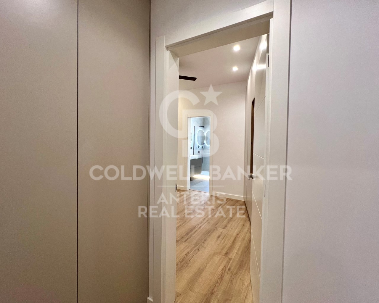 Barcelona, Barcelona, Eixample, La Dreta de l'Eix, Barcelona, Catalonia, ES, 2 Bedrooms Bedrooms, ,2 BathroomsBathrooms,Residential,For Sale,Barcelona, Barcelona, Eixample, La Dreta de l'Eix,1611380