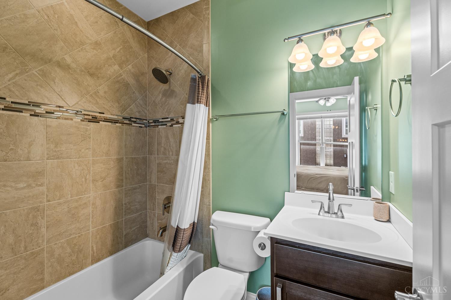 Cincinnati, Ohio, 45202, United States, 3 Bedrooms Bedrooms, ,4 BathroomsBathrooms,Residential,For Sale,1968931