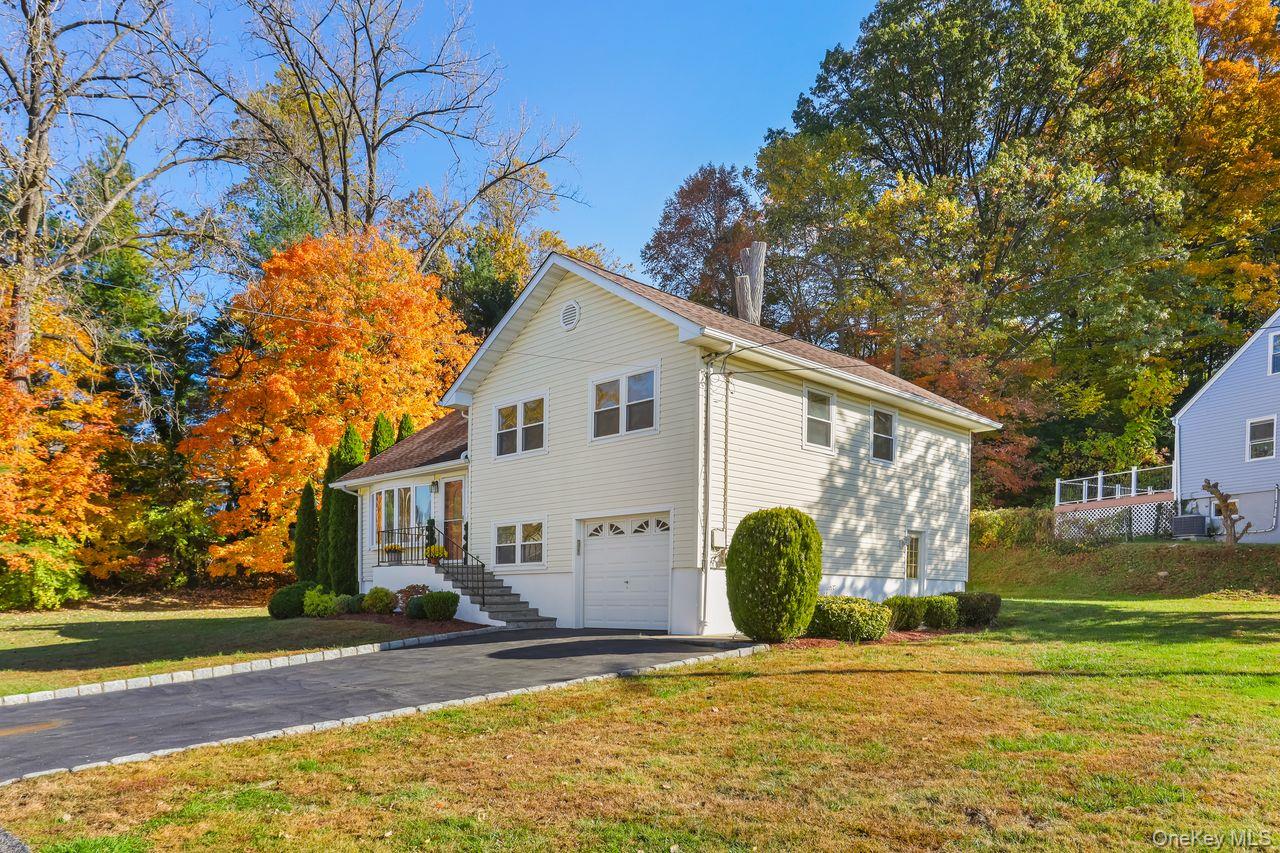 Yonkers, New York, 10710, United States, 4 Bedrooms Bedrooms, ,2 BathroomsBathrooms,Residential,For Sale,1991098