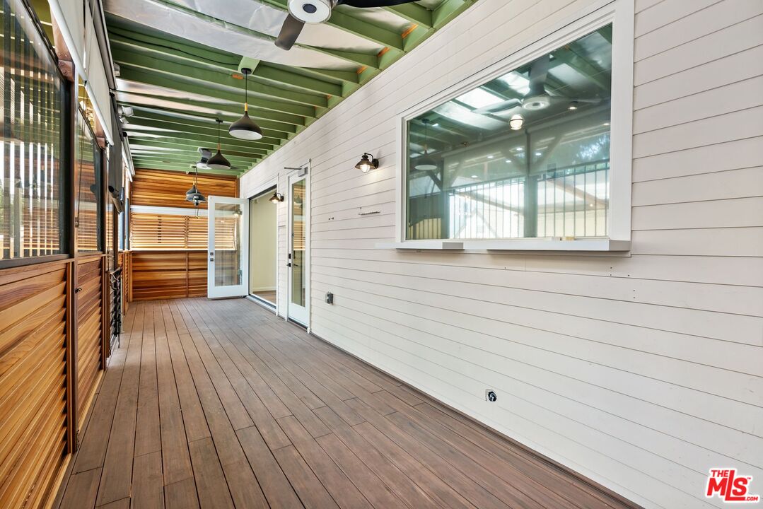 Los Angeles, California, 90006, United States, 7 Bedrooms Bedrooms, ,6 BathroomsBathrooms,Residential,For Sale,1848318