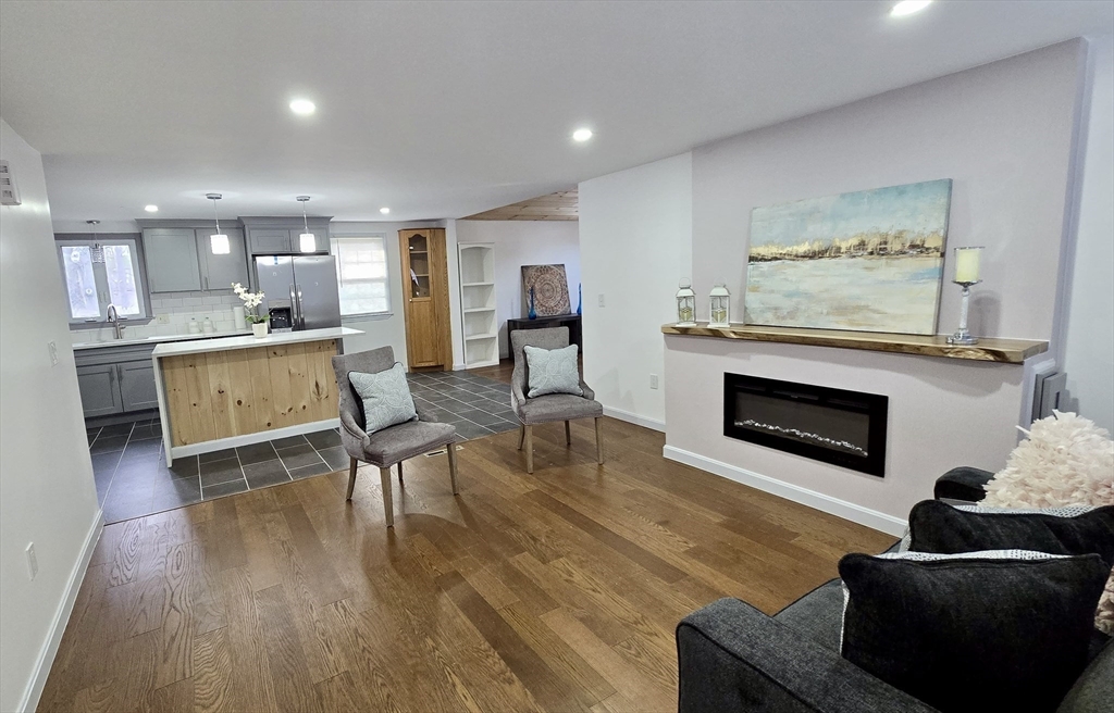 Methuen, Massachusetts, 01844, United States, 4 Bedrooms Bedrooms, ,2 BathroomsBathrooms,Residential,For Sale,2039540