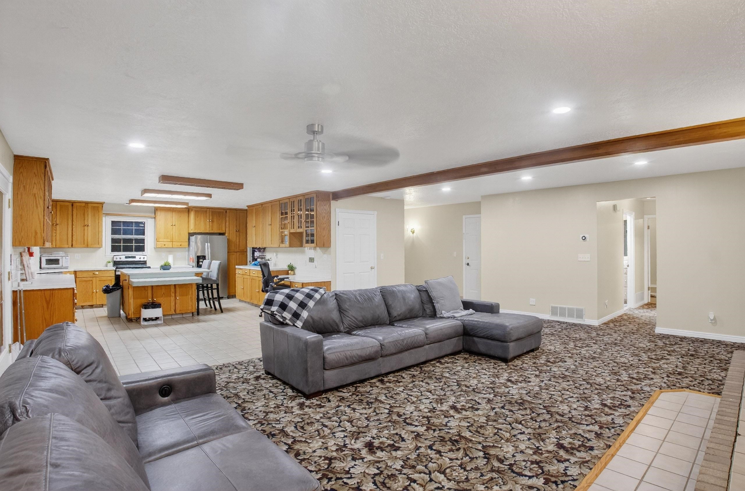 Pocatello, Idaho, 83202, United States, 6 Bedrooms Bedrooms, ,3 BathroomsBathrooms,Residential,For Sale,1981388