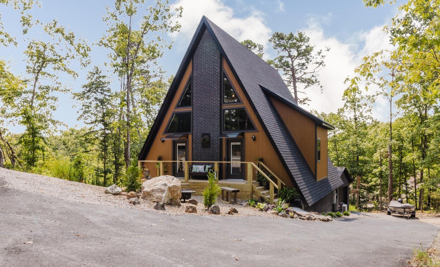 Hot Springs Village, Arkansas, 71909, United States, 3 Bedrooms Bedrooms, ,4 BathroomsBathrooms,Residential,For Sale,1926085