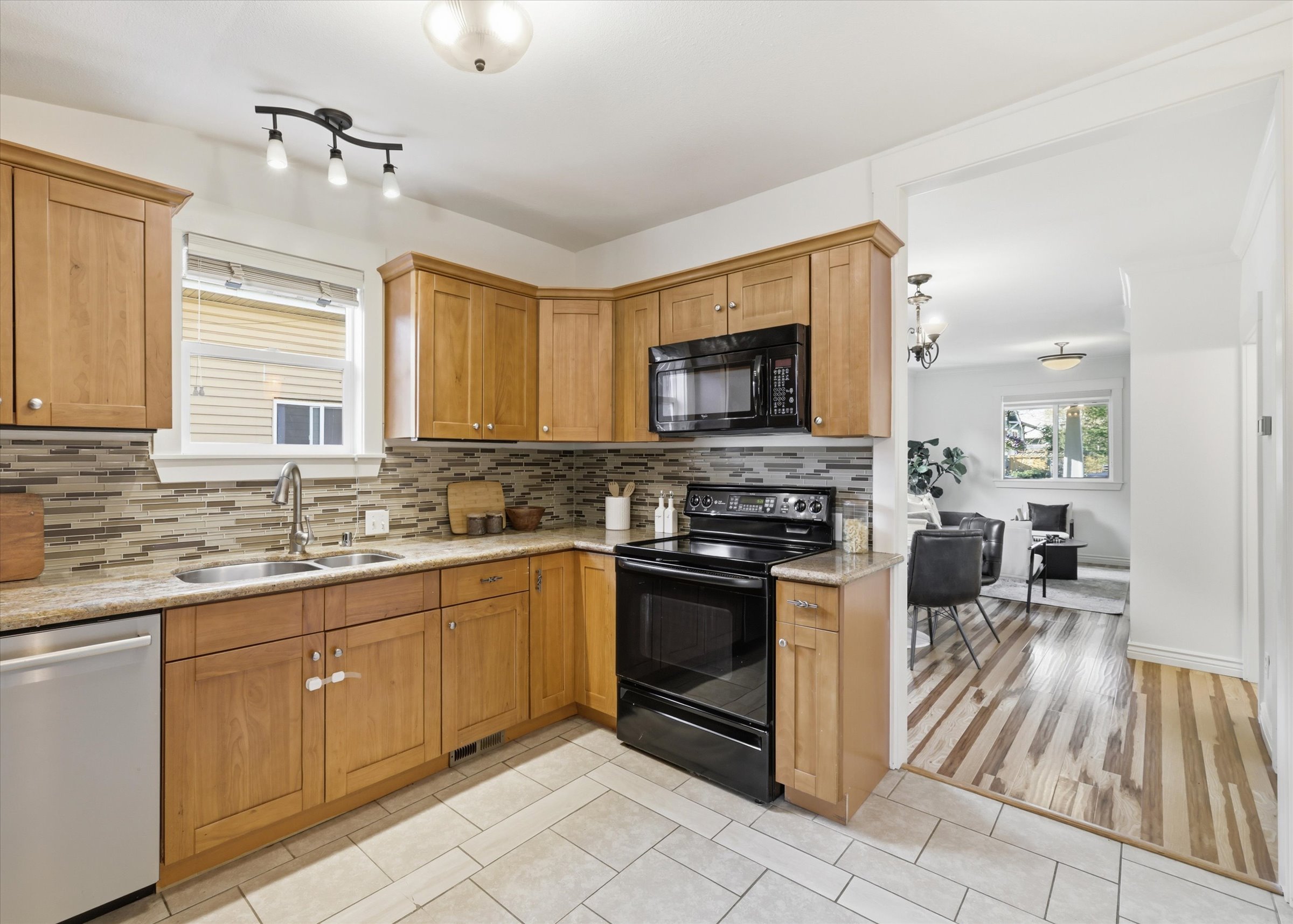  3557 S Hudson St, Seattle, WA 98118 - 物件實景