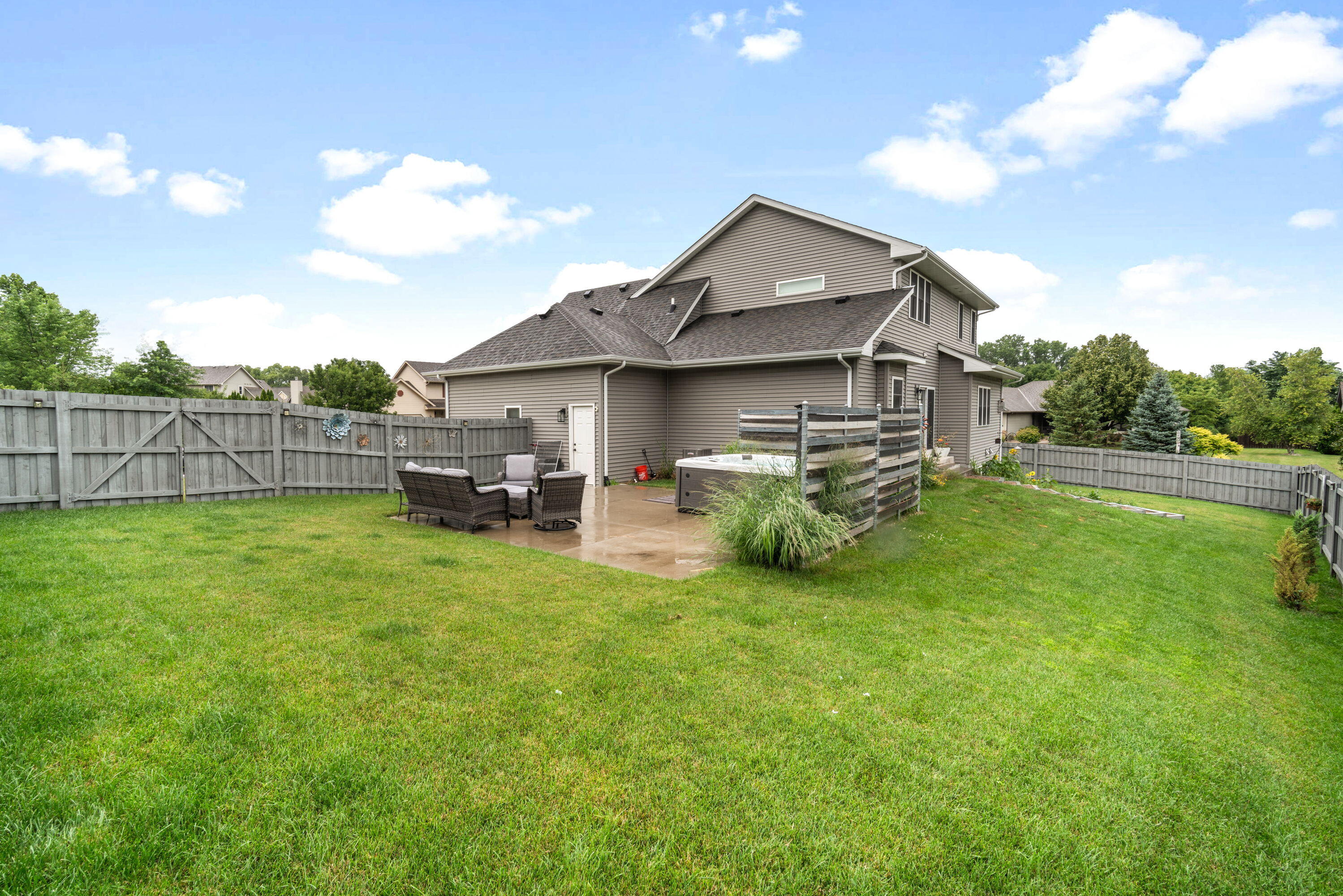 Mount Pleasant, Wisconsin, 53406, United States, 3 Bedrooms Bedrooms, ,4 BathroomsBathrooms,Residential,For Sale,1912298