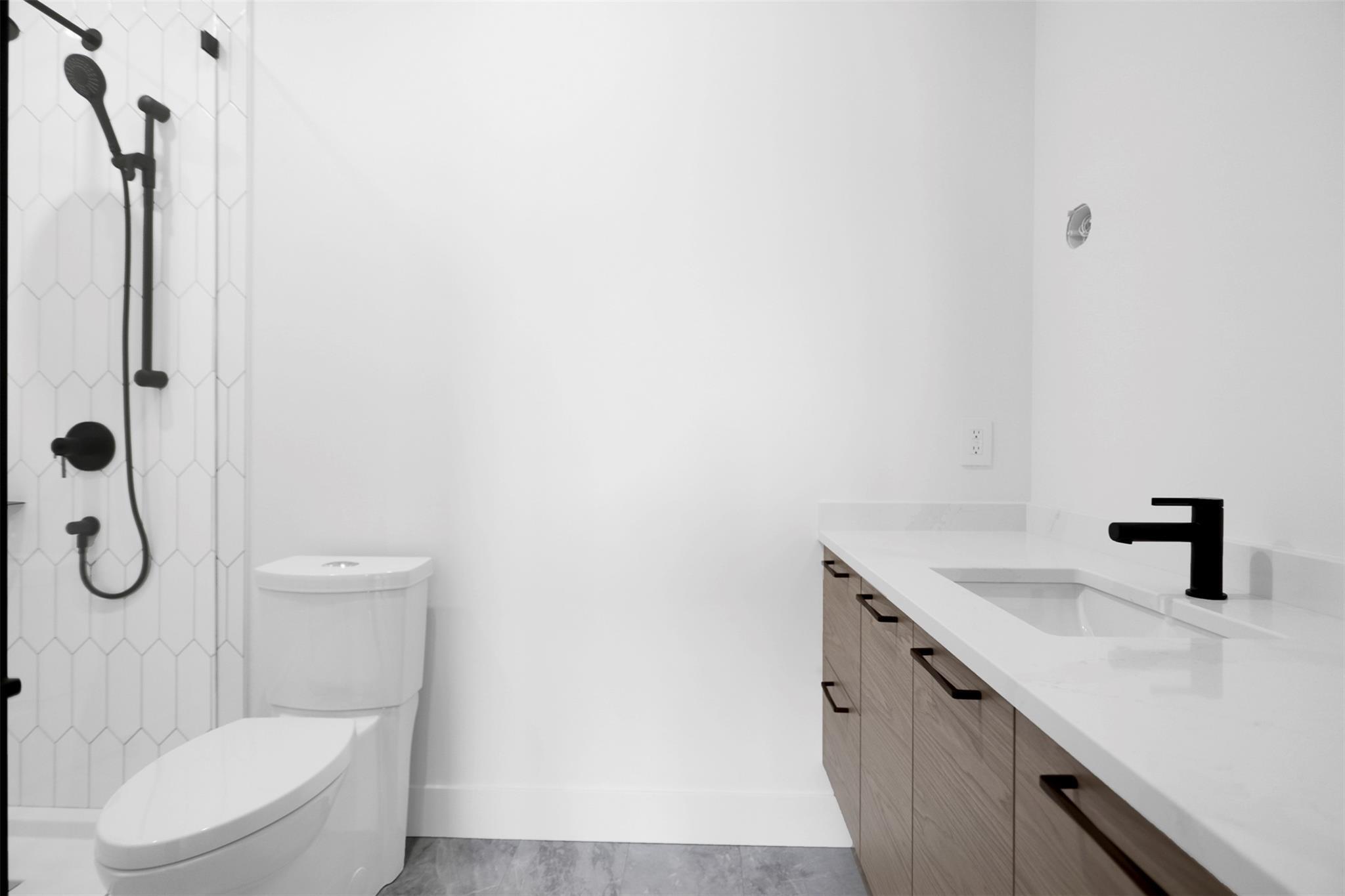 KELOWNA, British Columbia, V1W 0C4, CA, 5 Bedrooms Bedrooms, ,4 BathroomsBathrooms,Residential,For Sale,1960562