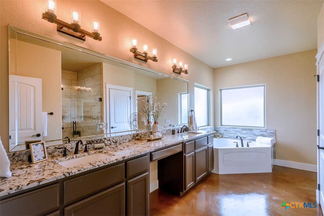 Gatesville, Texas, 76528, United States, 3 Bedrooms Bedrooms, ,3 BathroomsBathrooms,Residential,For Sale,1989706