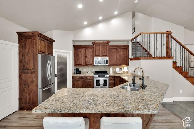 Cottonwood Heights, Utah, 84093, United States, 6 Bedrooms Bedrooms, ,5 BathroomsBathrooms,Residential,For Sale,1980024