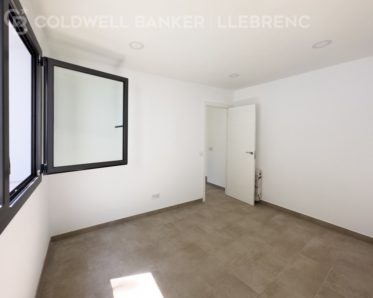 Barcelona, Barcelona, Sarri? - Sant Gervasi, Vallv, Barcelona, Catalonia, ES, 4 Bedrooms Bedrooms, ,3 BathroomsBathrooms,Residential,For Sale,Barcelona, Barcelona, Sarri? - Sant Gervasi, Vallv,1624864