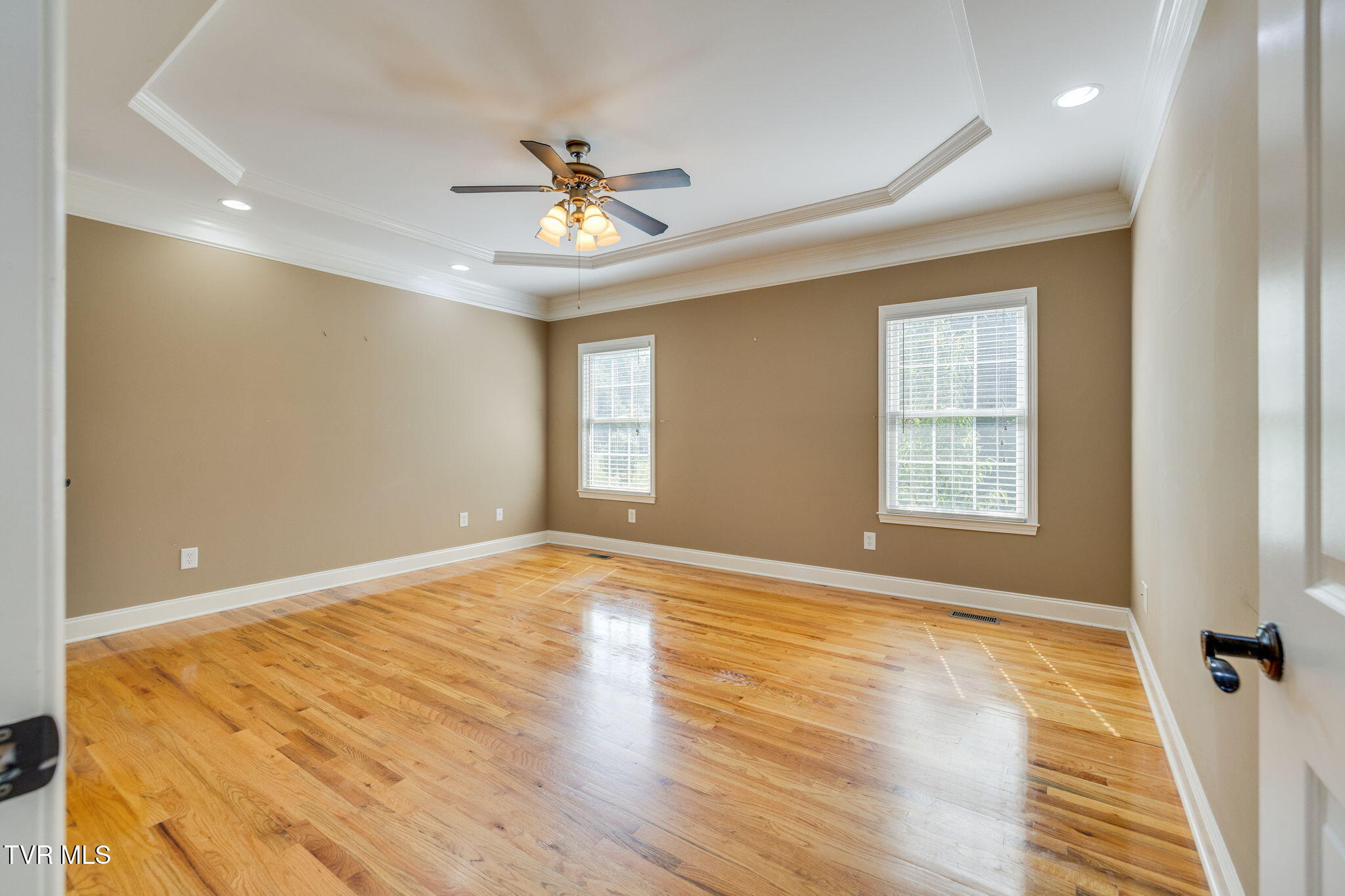 Kingsport, Tennessee, 37660, United States, 3 Bedrooms Bedrooms, ,4 BathroomsBathrooms,Residential,For Sale,1984458