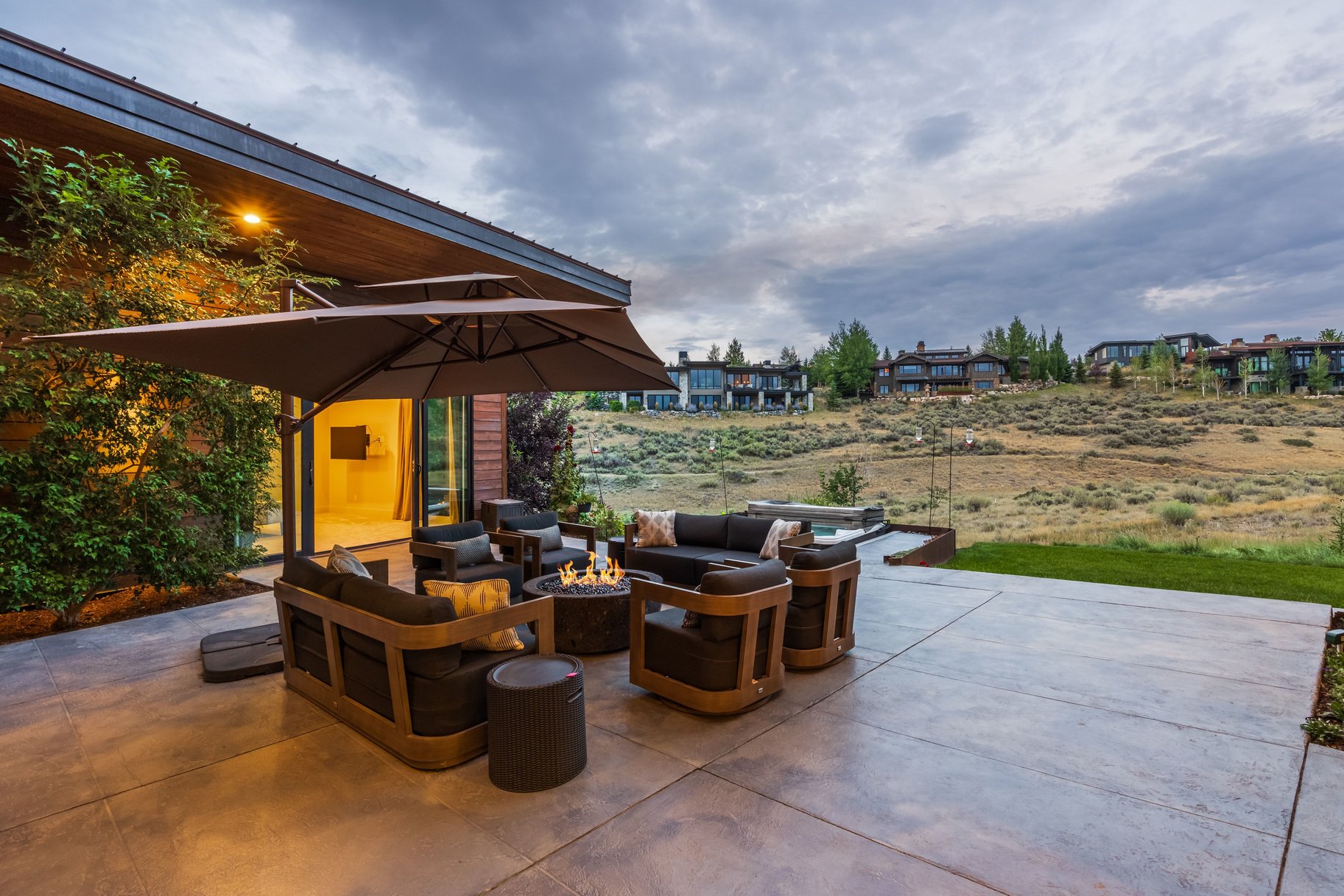  Contemporary Promontory Home with Exceptional Indoor-Outdoor Living - 物件實景