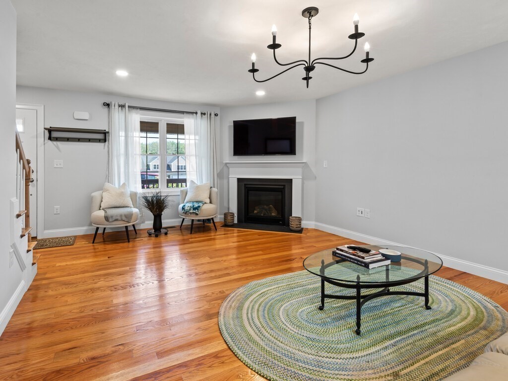 Sutton, Massachusetts, 01590, United States, 2 Bedrooms Bedrooms, ,3 BathroomsBathrooms,Residential,For Sale,1942823