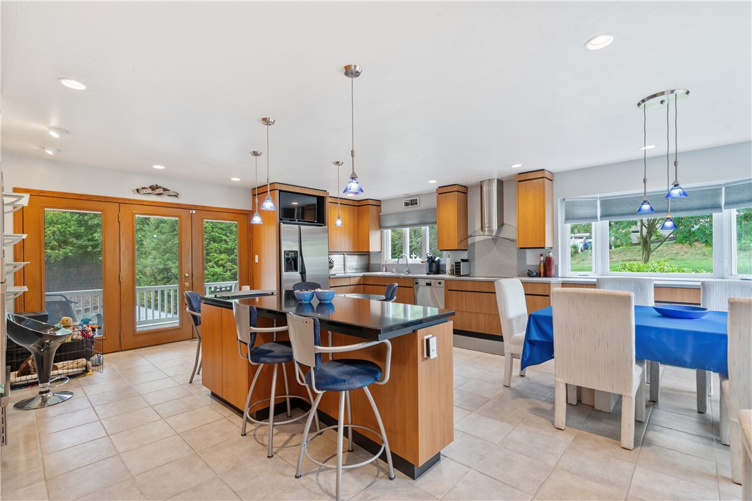 North Strabane, Pennsylvania, 15317, United States, 3 Bedrooms Bedrooms, ,3 BathroomsBathrooms,Residential,For Sale,1882986