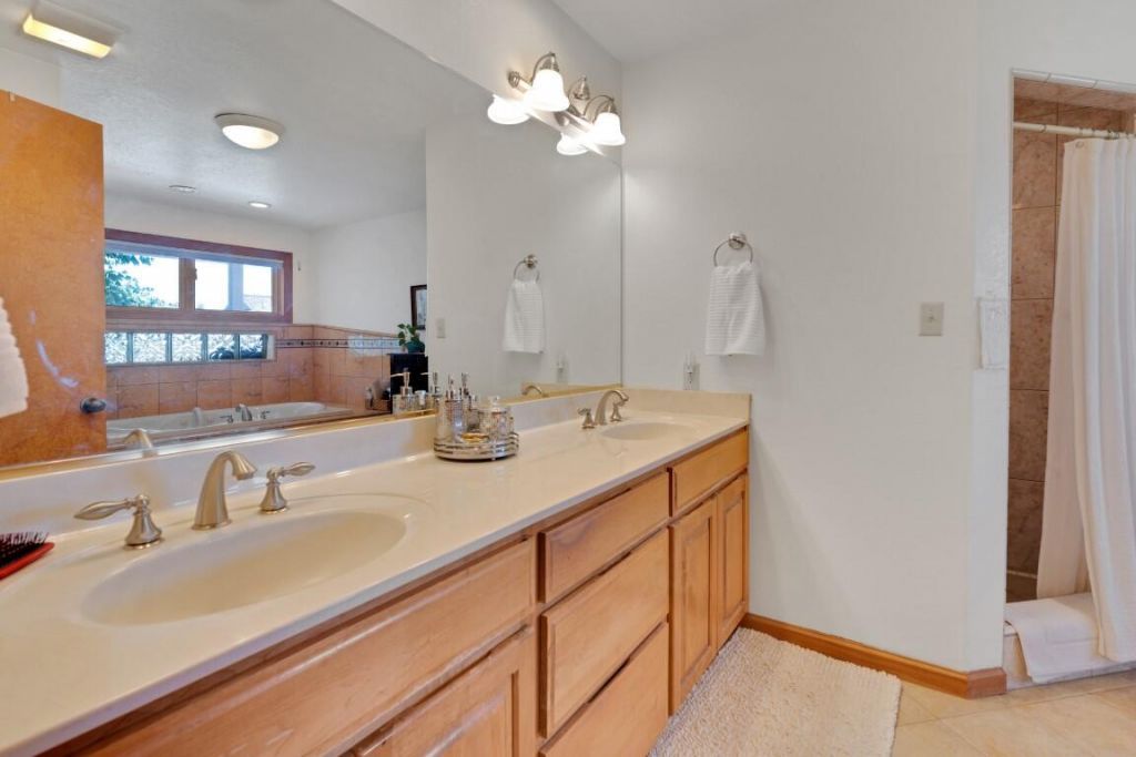 Socorro, New Mexico, 87801, United States, 3 Bedrooms Bedrooms, ,3 BathroomsBathrooms,Residential,For Sale,2000586