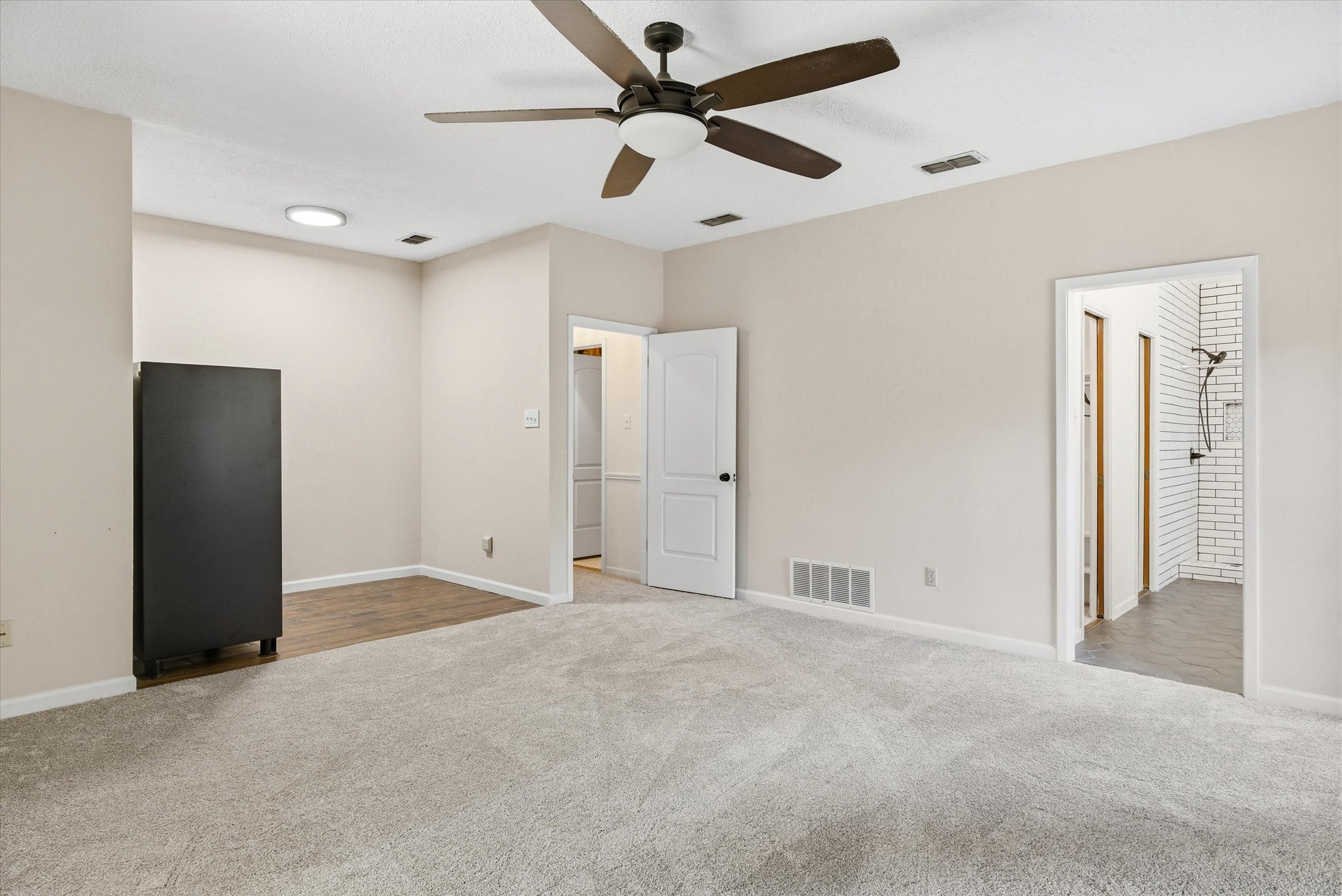 Wills Point, Texas, 75169, United States, 4 Bedrooms Bedrooms, ,4 BathroomsBathrooms,Residential,For Sale,1996475