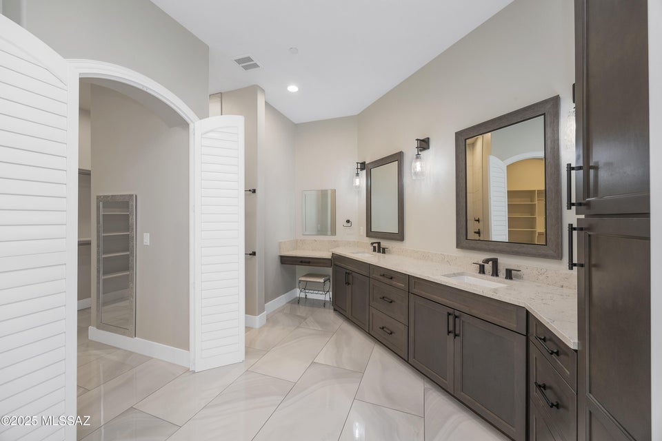 Oro Valley, Arizona, 85742, United States, 4 Bedrooms Bedrooms, ,4 BathroomsBathrooms,Residential,For Sale,1978963