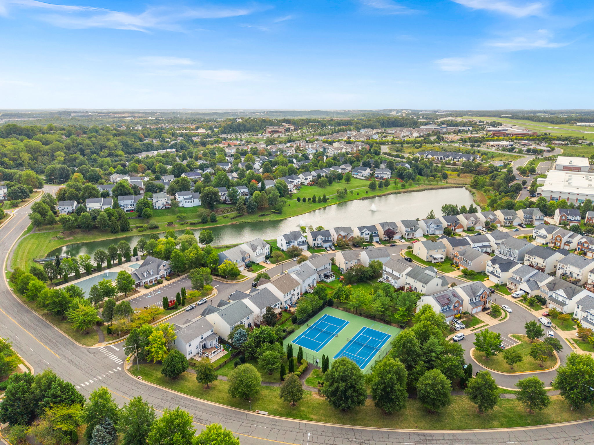  348 Ebaugh Drive SE, Leesburg, VA, 20175 - 物件實景