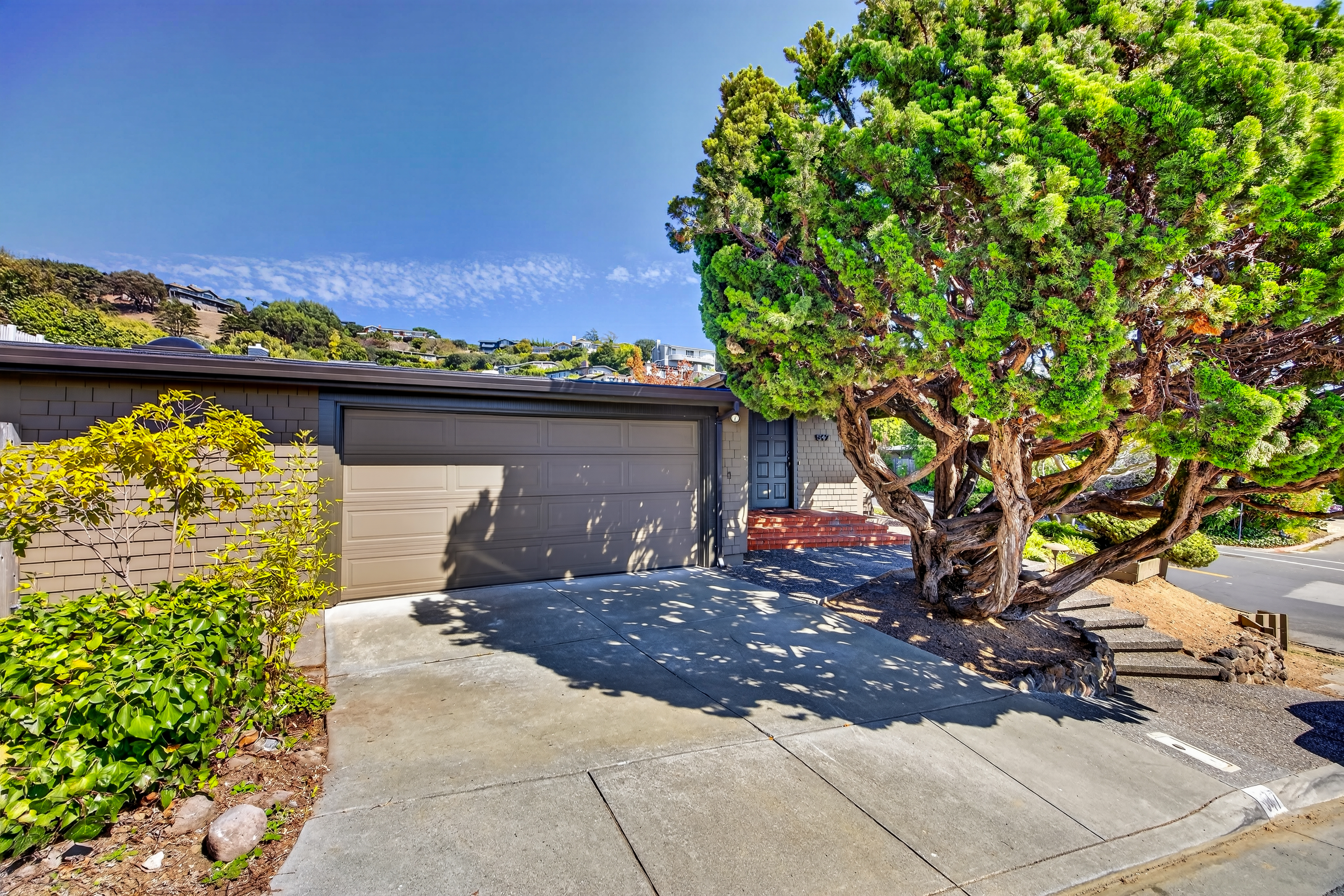  Mid-Century Character. Bay Views. A Rare Tiburon Opportunity - 物件實景