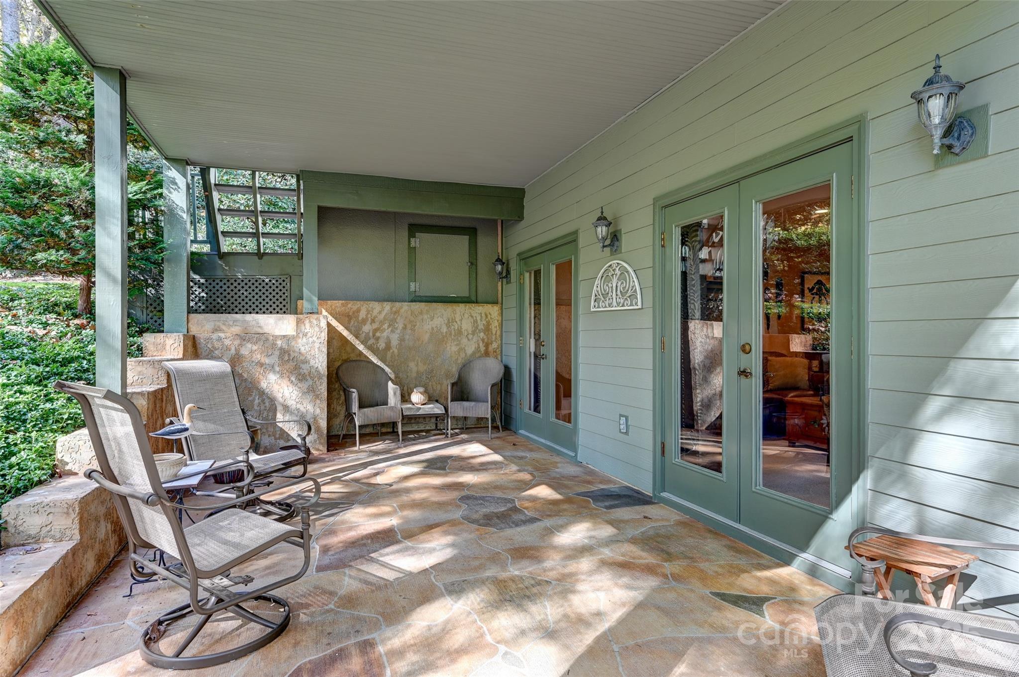 Hendersonville, North Carolina, 28739, United States, 4 Bedrooms Bedrooms, ,3 BathroomsBathrooms,Residential,For Sale,1992050