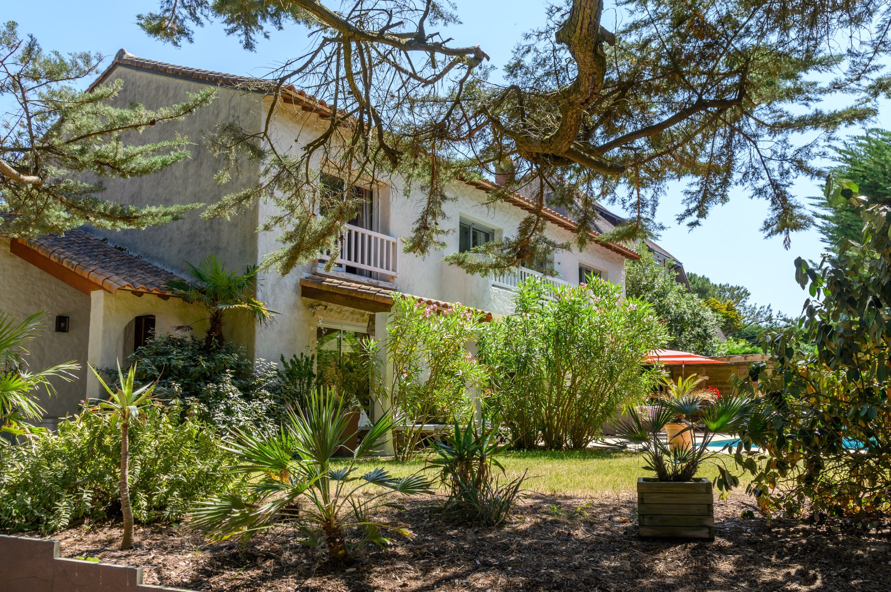  Charming Provencal-style villa with garden and swimming pool - Lajarrige distri… - 物件實景