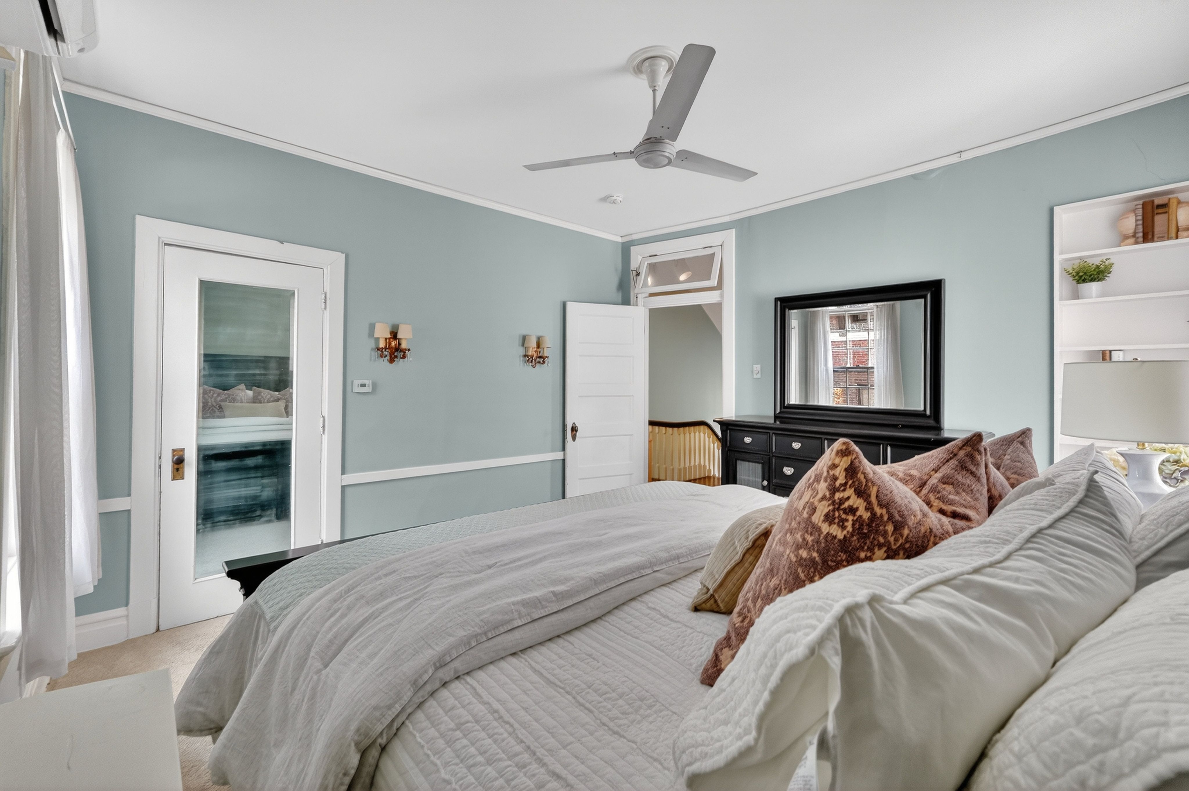  Timeless Elegance in Parkview Place