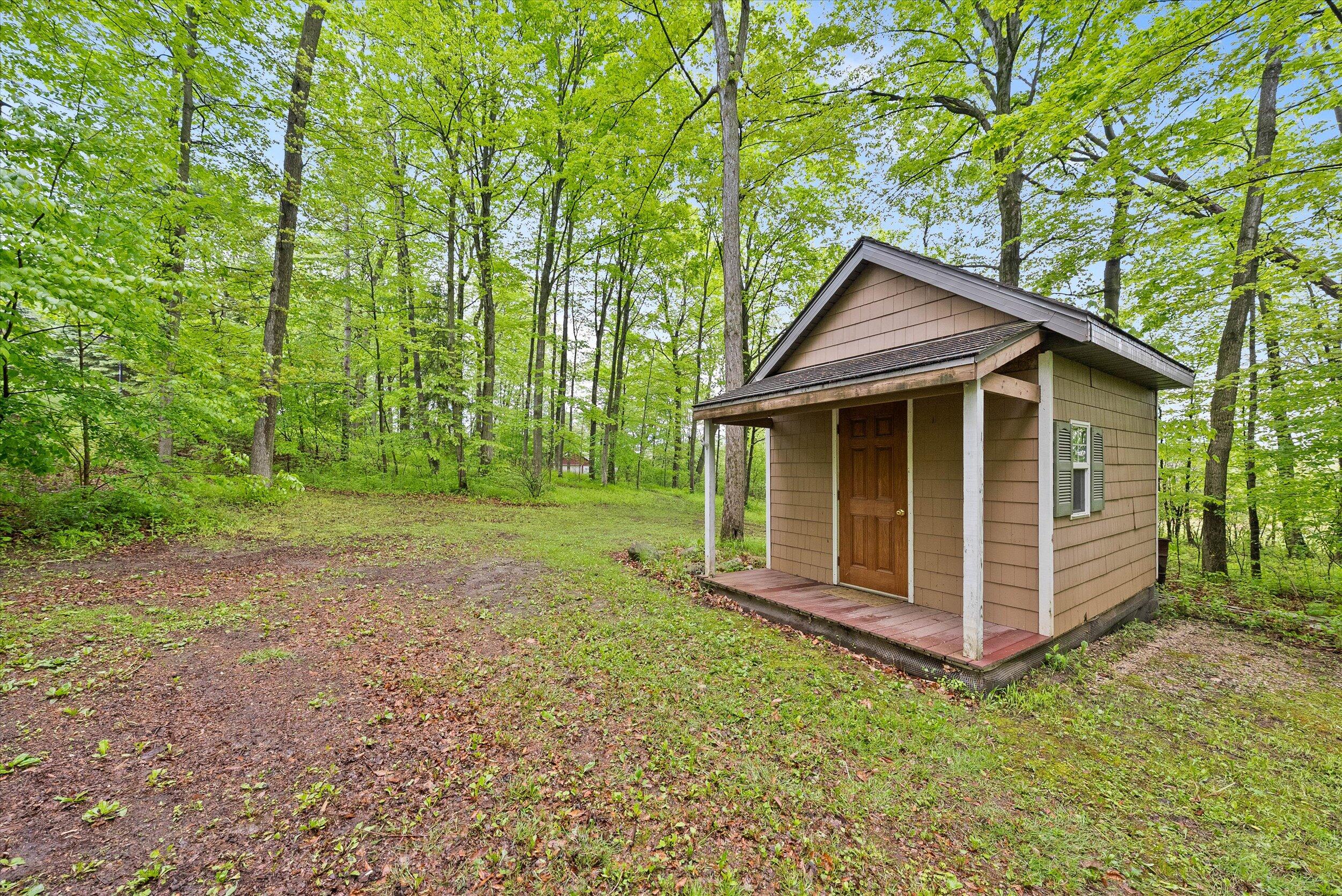 West Bend, Wisconsin, 53095, United States, 4 Bedrooms Bedrooms, ,4 BathroomsBathrooms,Residential,For Sale,1847652