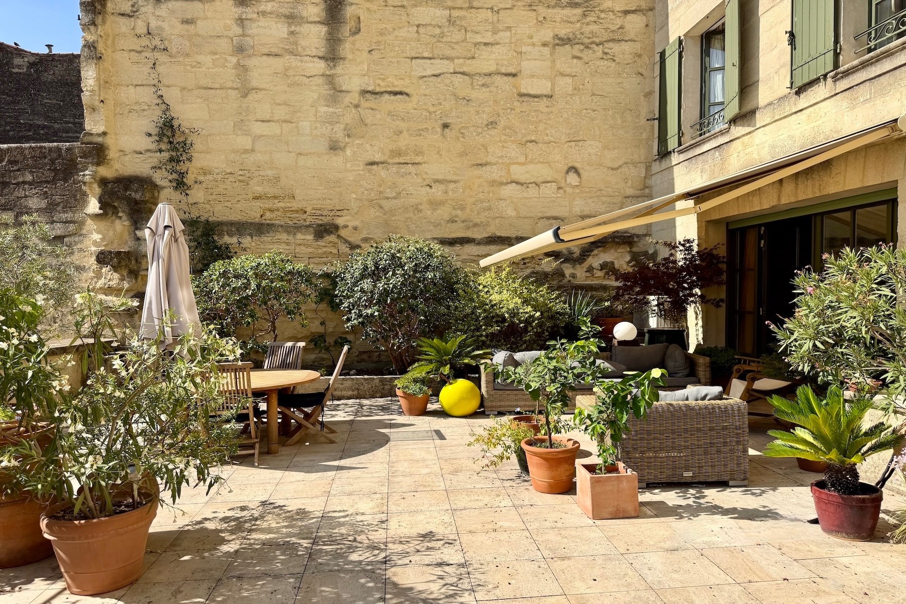  Exceptional Apartment with Garden Terrace in a Historic Mansion in Uzès - 物件實景