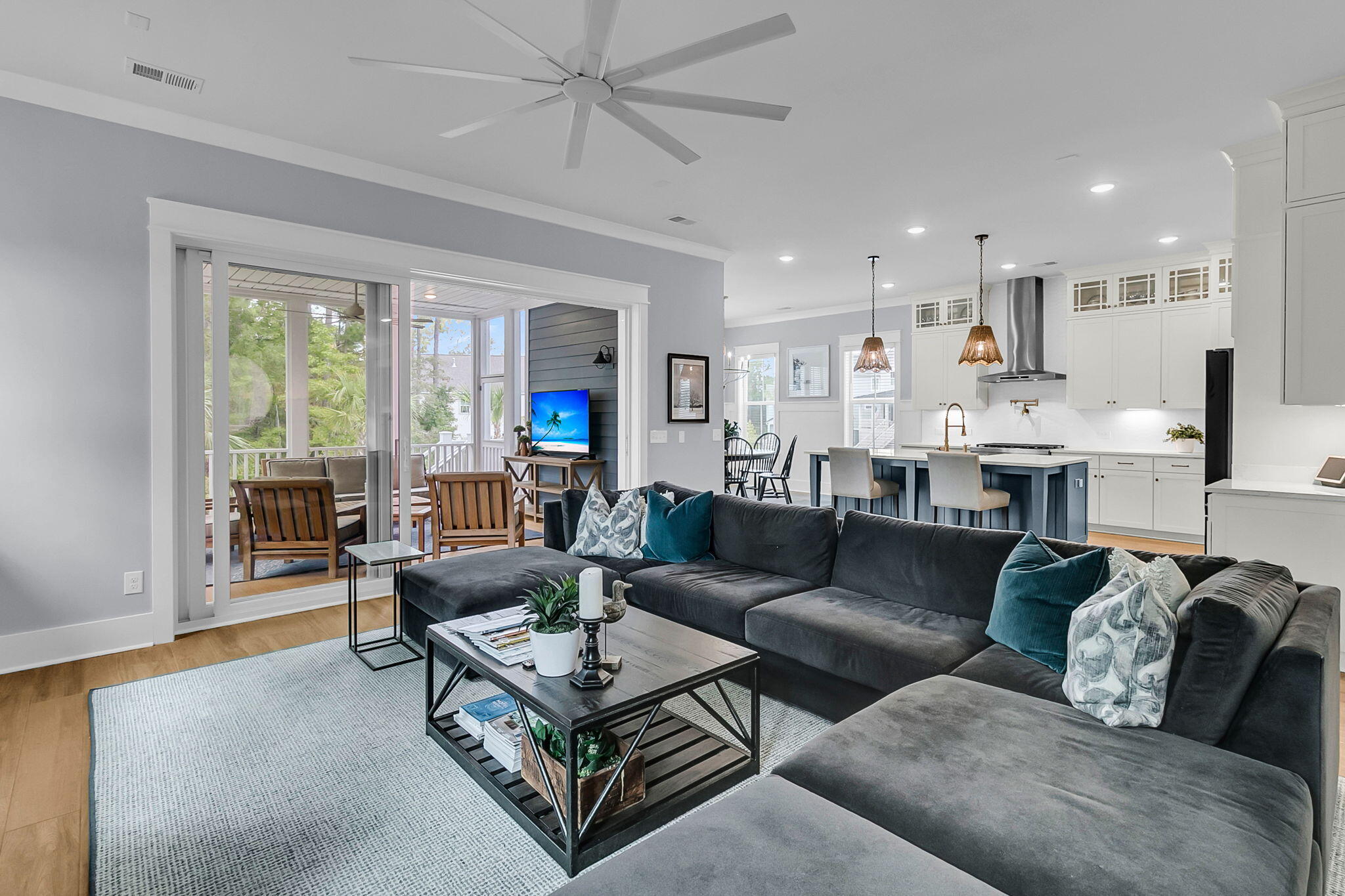 Charleston, South Carolina, 29492, United States, 4 Bedrooms Bedrooms, ,4 BathroomsBathrooms,Residential,For Sale,1979260