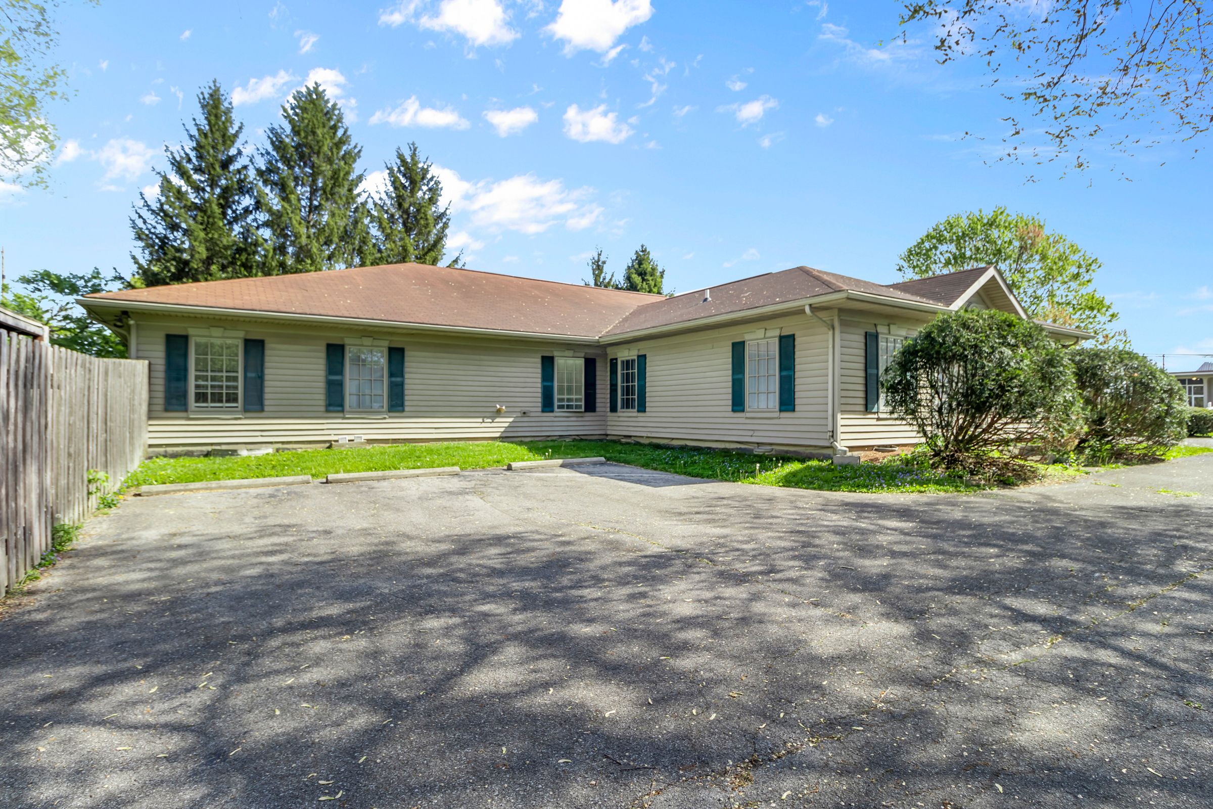 Indianapolis, Indiana, 46240, United States, 14 Bedrooms Bedrooms, ,6 BathroomsBathrooms,Residential,For Sale,1908586