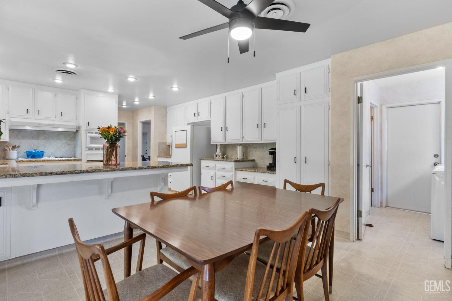 Bakersfield, California, 93301, United States, 3 Bedrooms Bedrooms, ,3 BathroomsBathrooms,Residential,For Sale,1998279